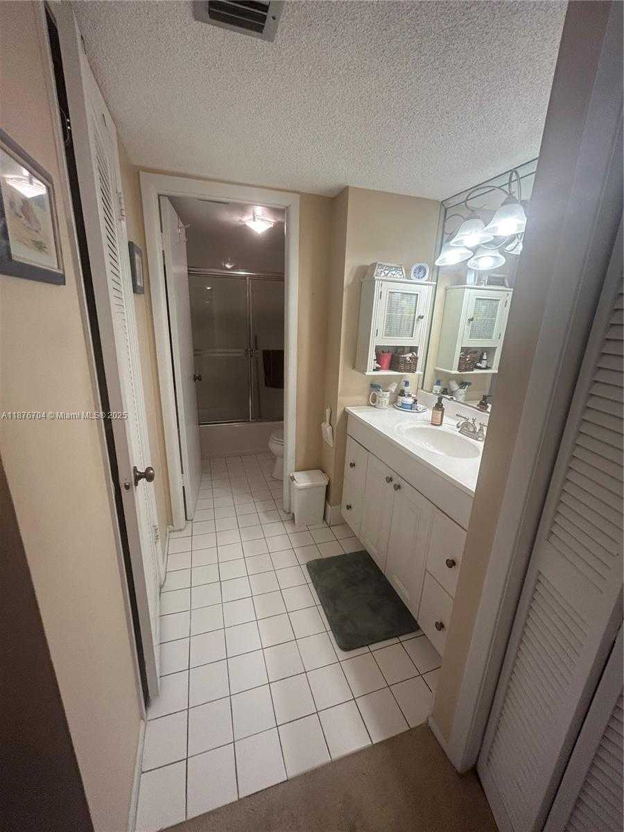 Small Image of 18081 BISCAYNE BLVD #1502-4, Aventura Number 23
