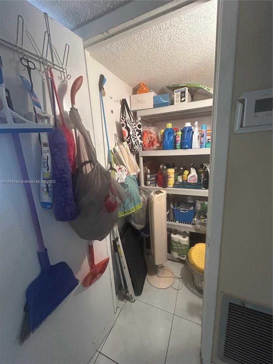 Small Image of 18081 BISCAYNE BLVD #1502-4, Aventura Number 25