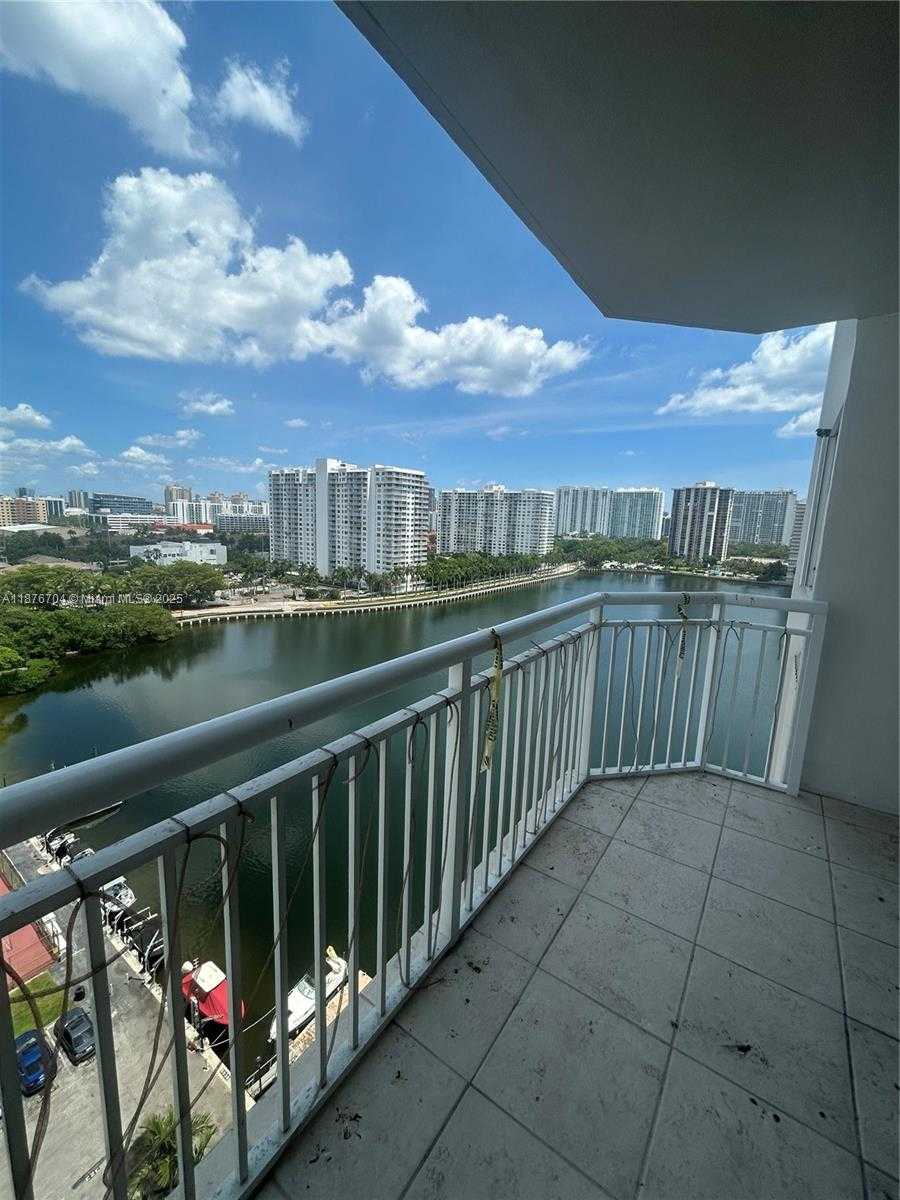 Small Image of 18081 BISCAYNE BLVD #1502-4, Aventura Number 29