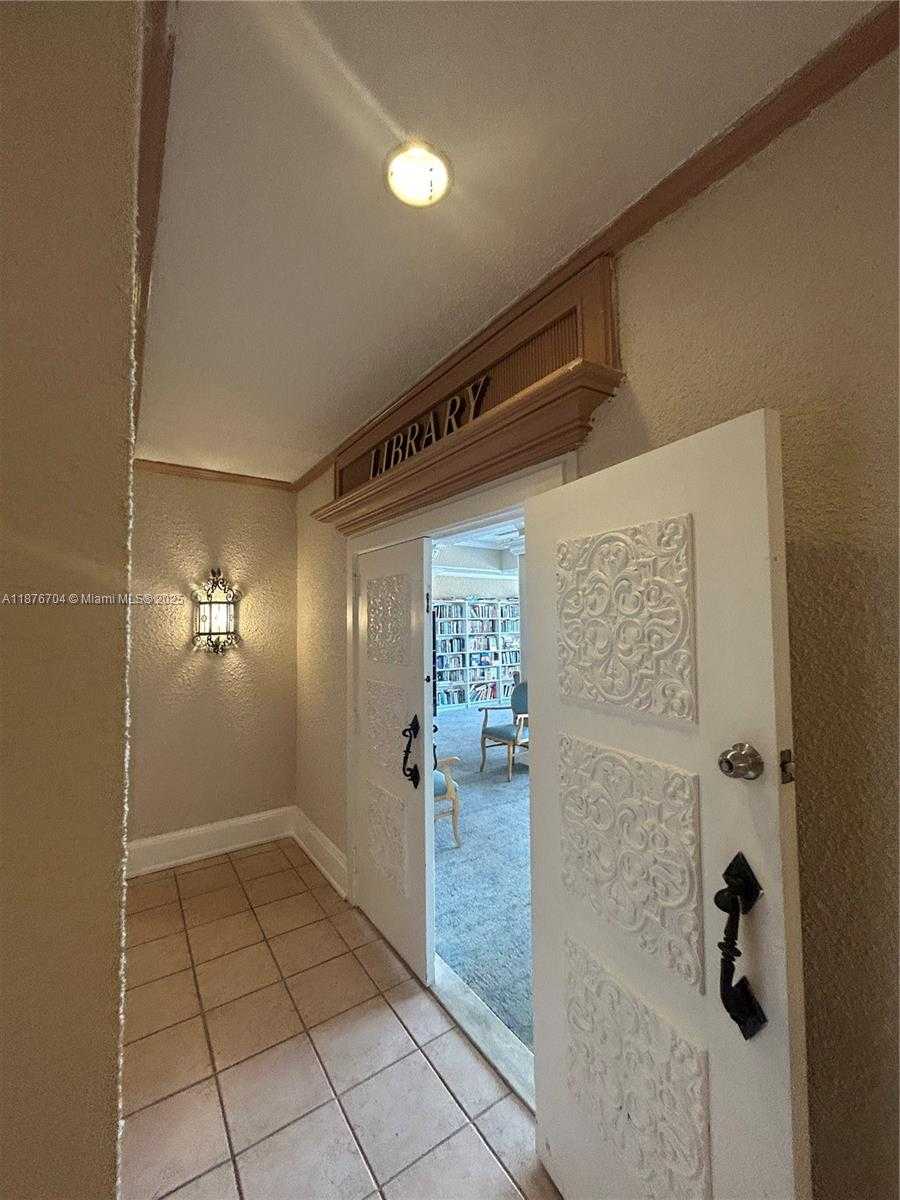 Small Image of 18081 BISCAYNE BLVD #1502-4, Aventura Number 37