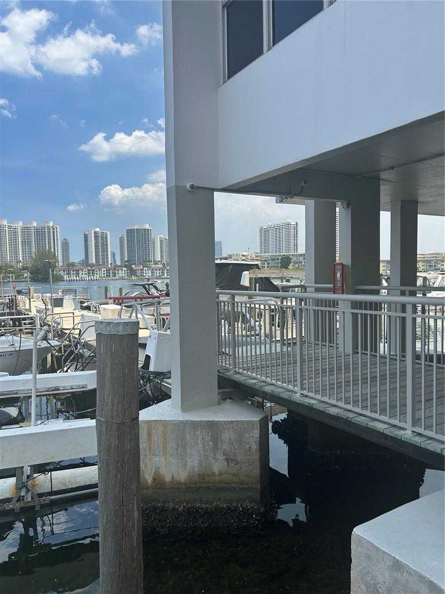 Small Image of 18081 BISCAYNE BLVD #1502-4, Aventura Number 42