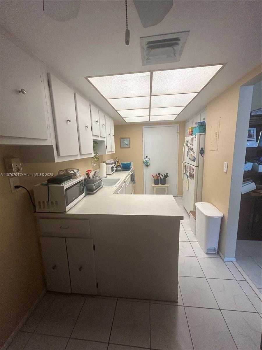 Small Image of 18081 BISCAYNE BLVD #1502-4, Aventura Number 8