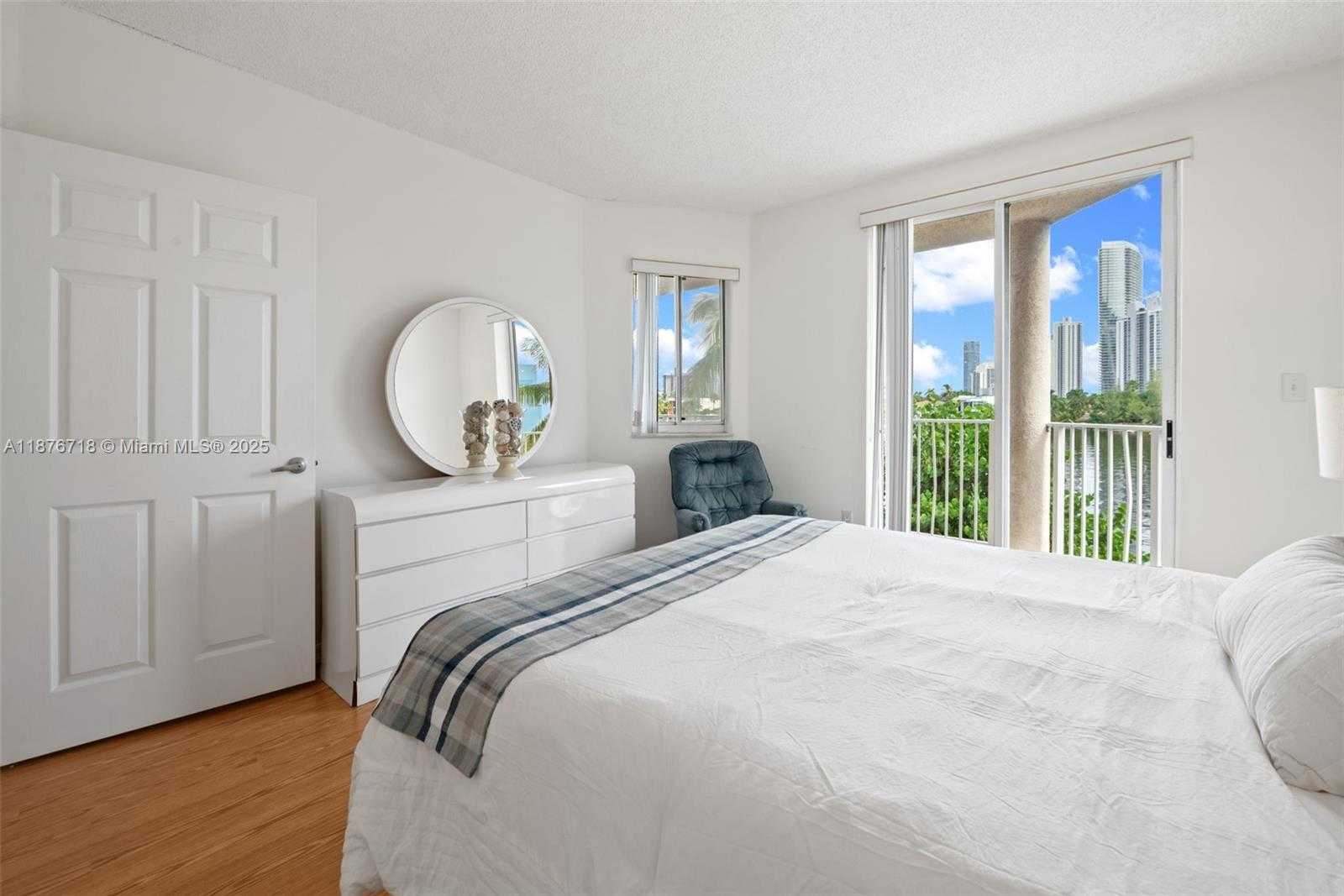 Small Image of 18260 NORTH BAY RD #320, Sunny Isles Beach Number 19