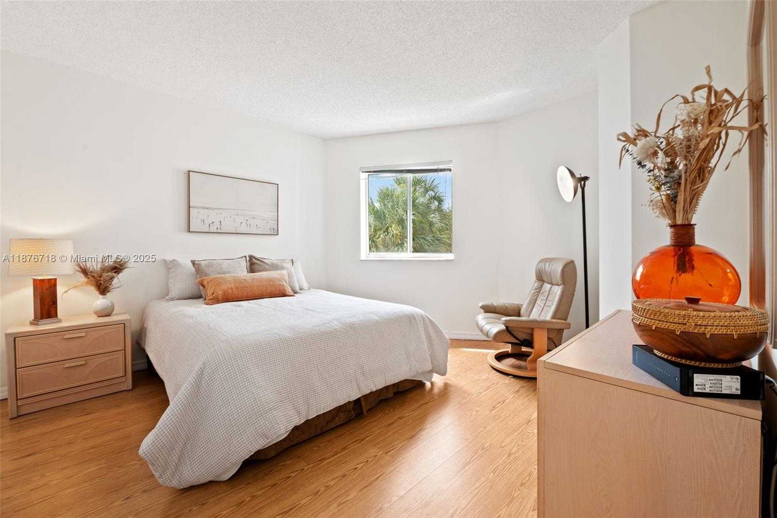 Small Image of 18260 NORTH BAY RD #320, Sunny Isles Beach Number 23