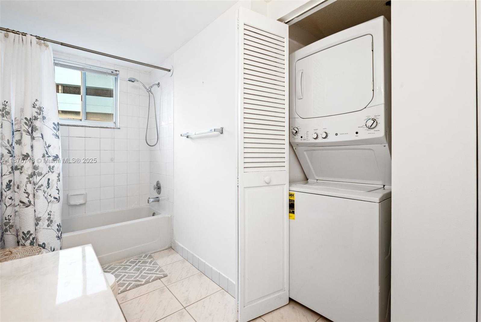 Small Image of 18260 NORTH BAY RD #320, Sunny Isles Beach Number 25