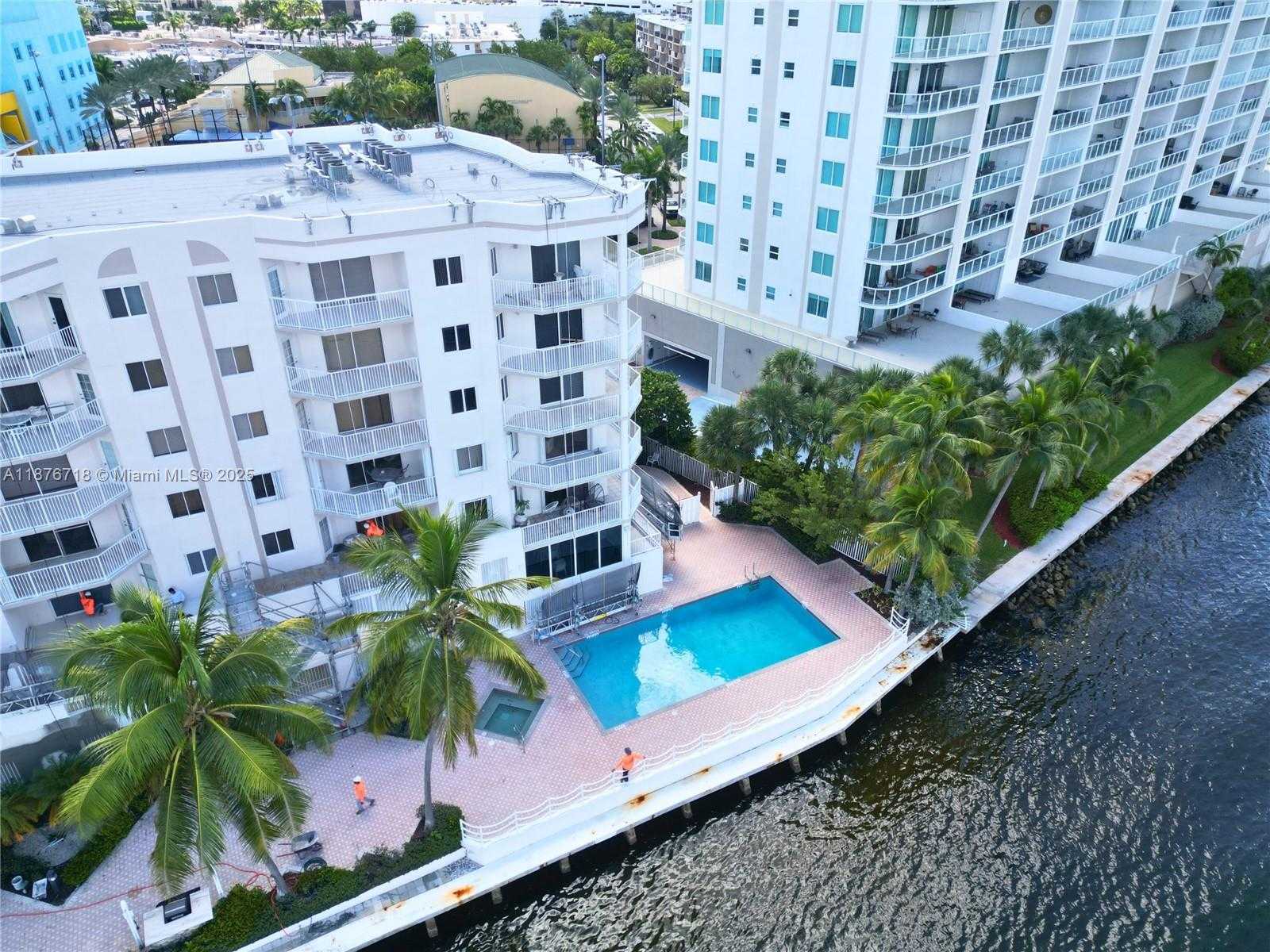 Small Image of 18260 NORTH BAY RD #320, Sunny Isles Beach Number 27