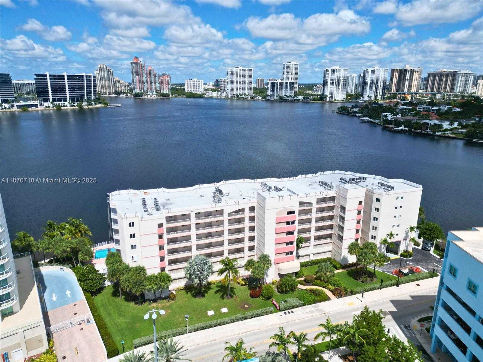 Small Image of 18260 NORTH BAY RD #320, Sunny Isles Beach Number 32