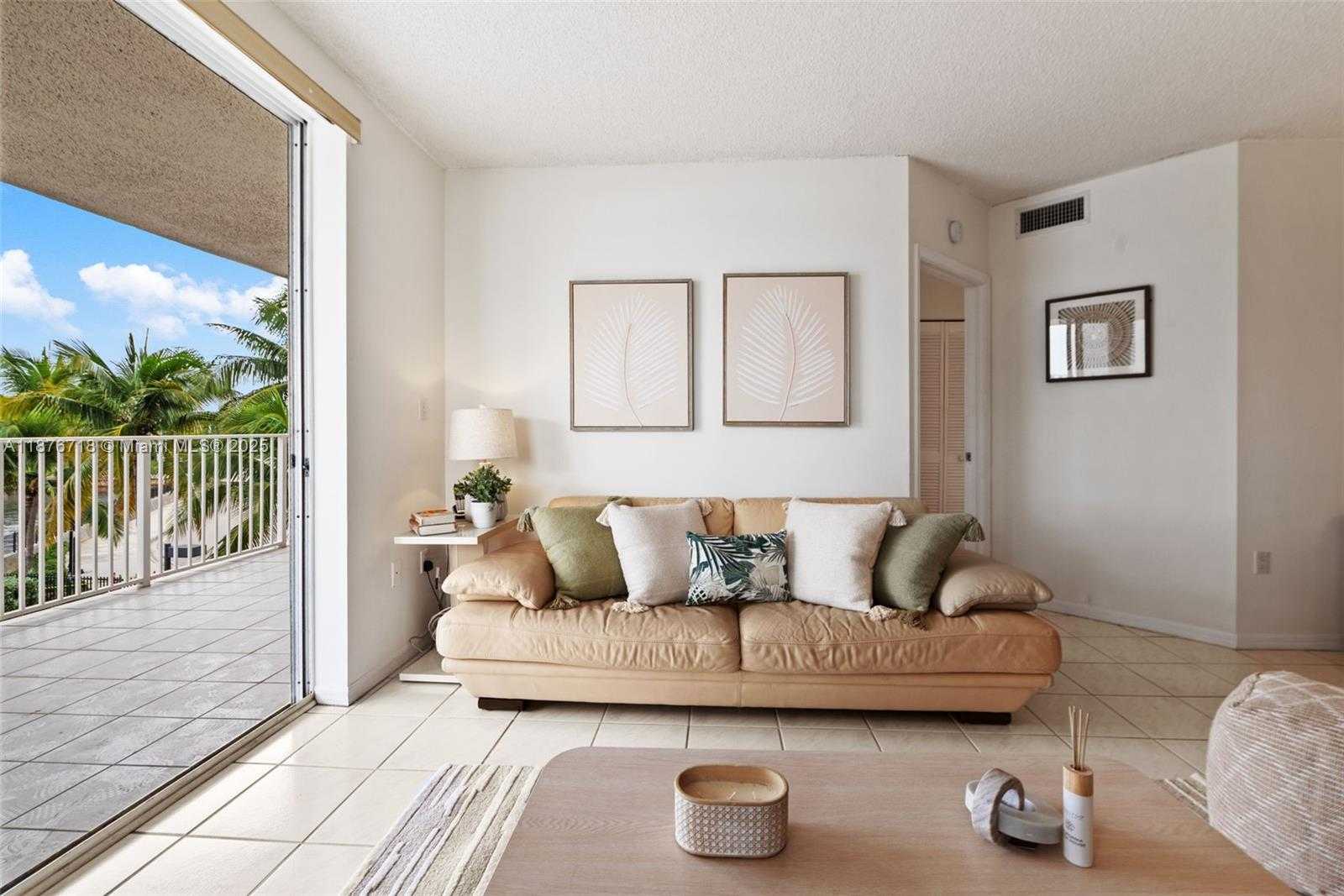 Small Image of 18260 NORTH BAY RD #320, Sunny Isles Beach Number 5