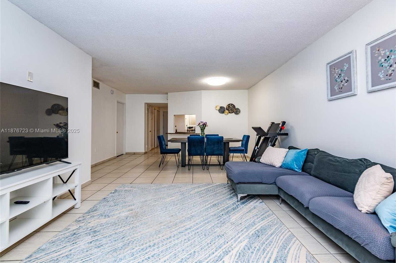 Small Image of 1750 NE 191st St, Miami, FL 33179, USA Number 14