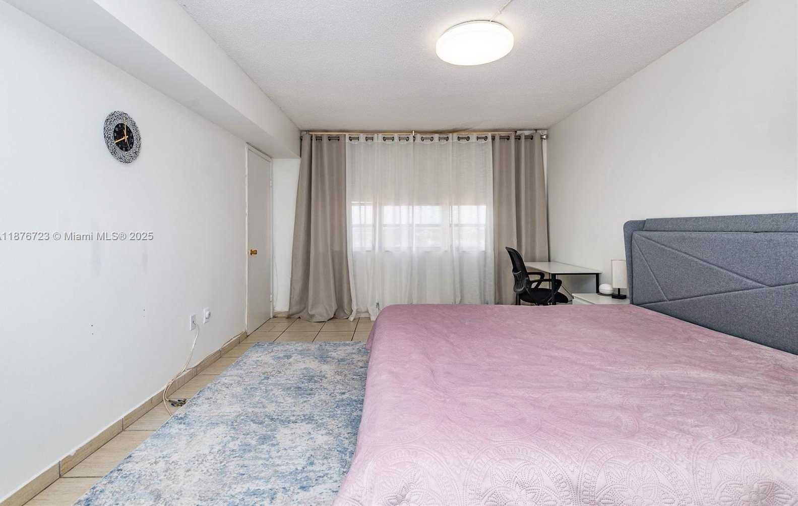 Small Image of 1750 NE 191st St, Miami, FL 33179, USA Number 6
