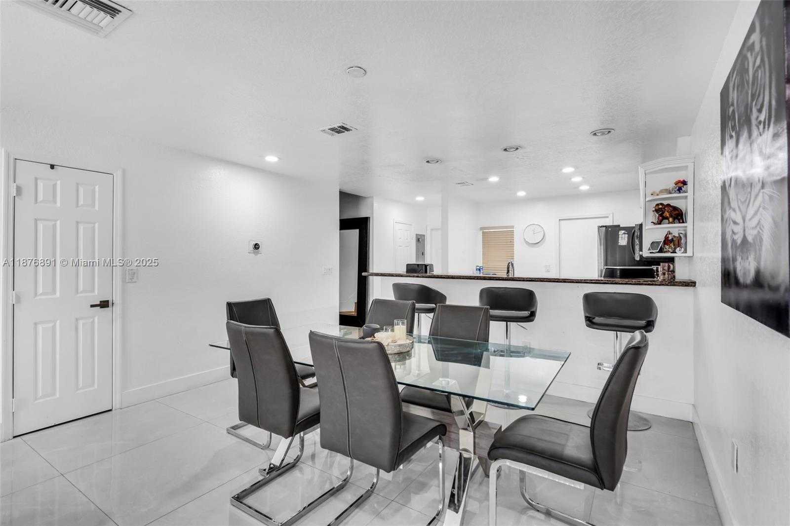Small Image of 6306 MOSELEY ST #1, Hollywood Number 11