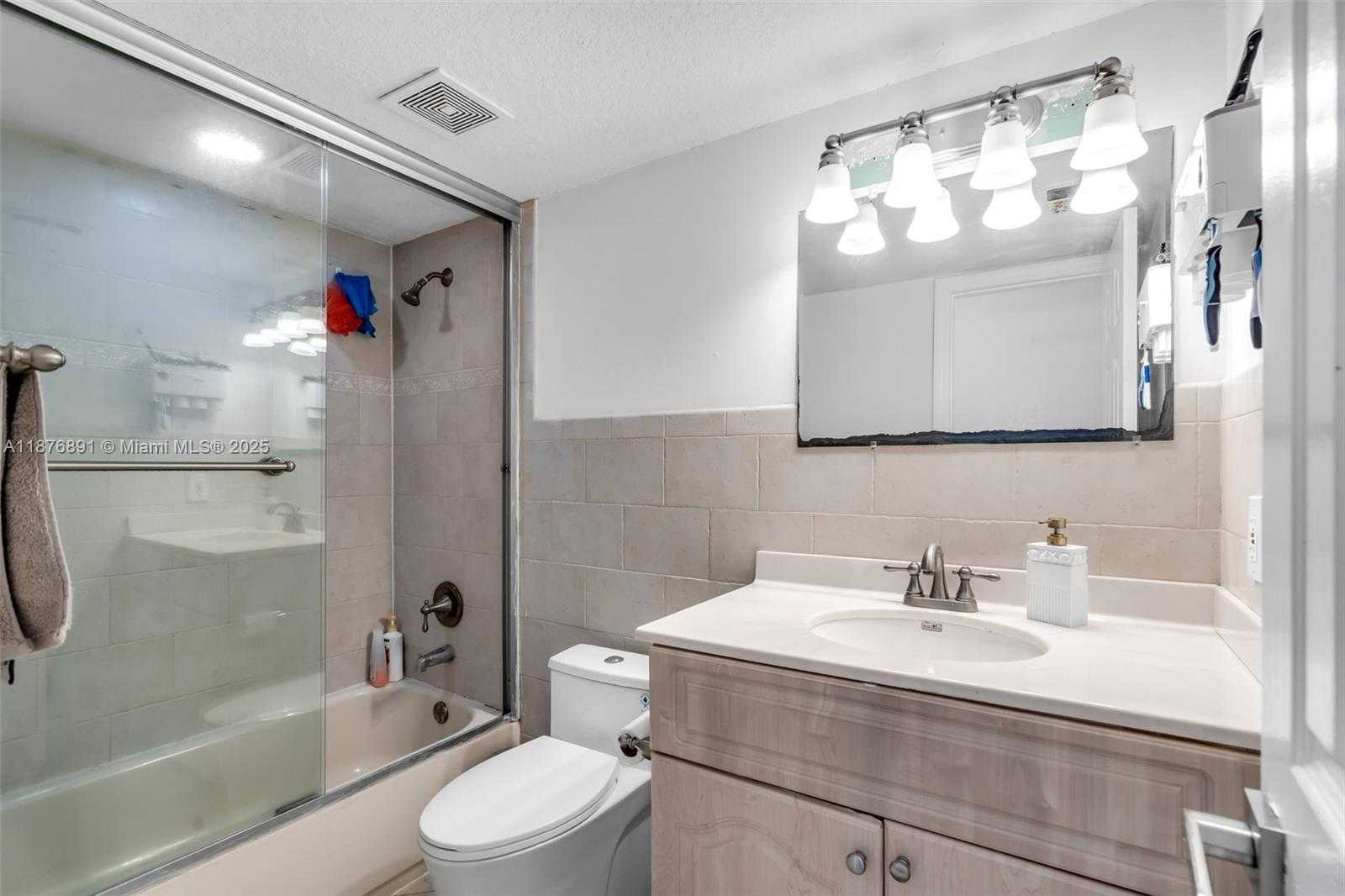 Small Image of 6306 MOSELEY ST #1, Hollywood Number 22