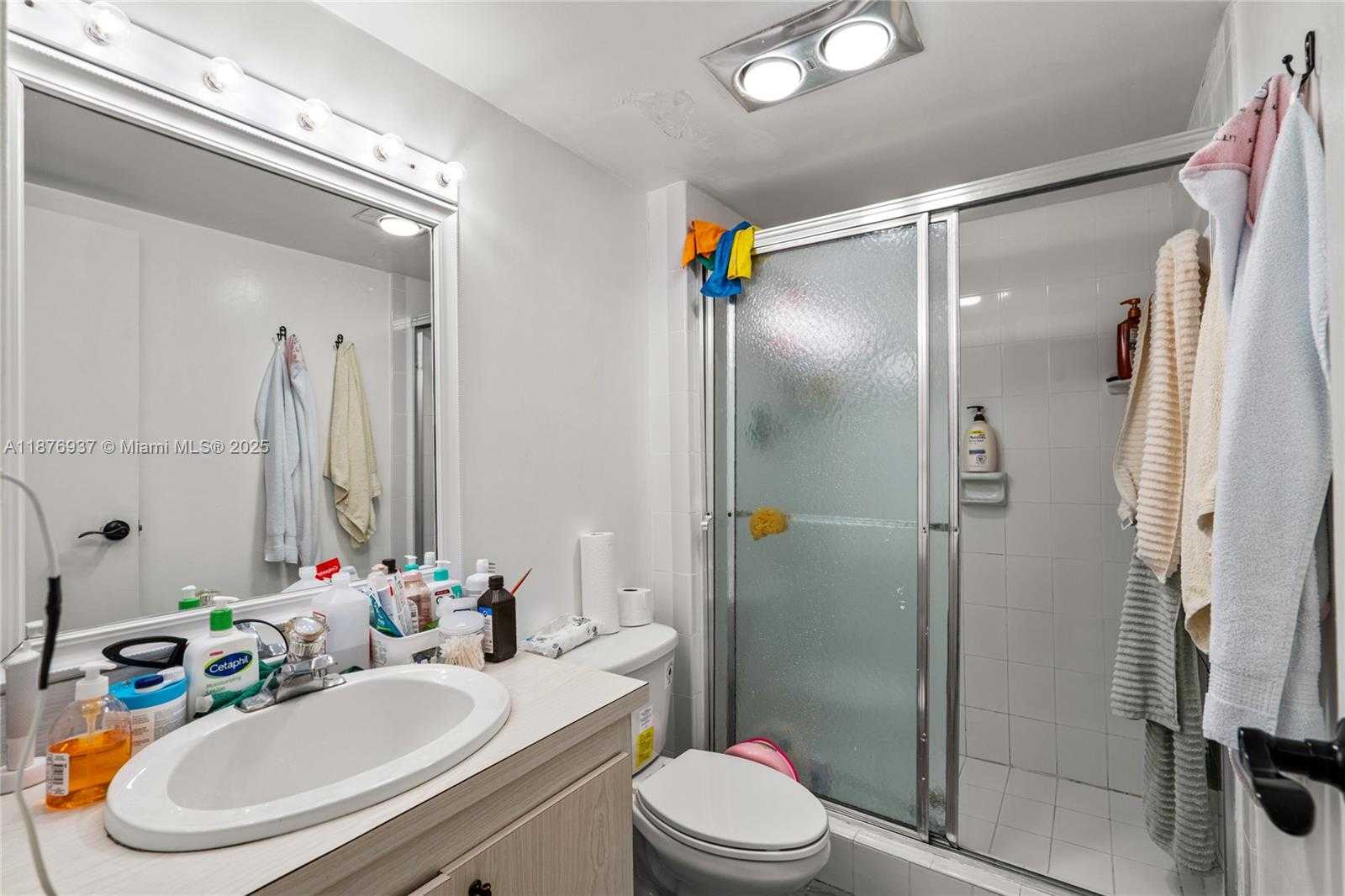 Small Image of 100 BAYVIEW DR #229, Sunny Isles Beach Number 21
