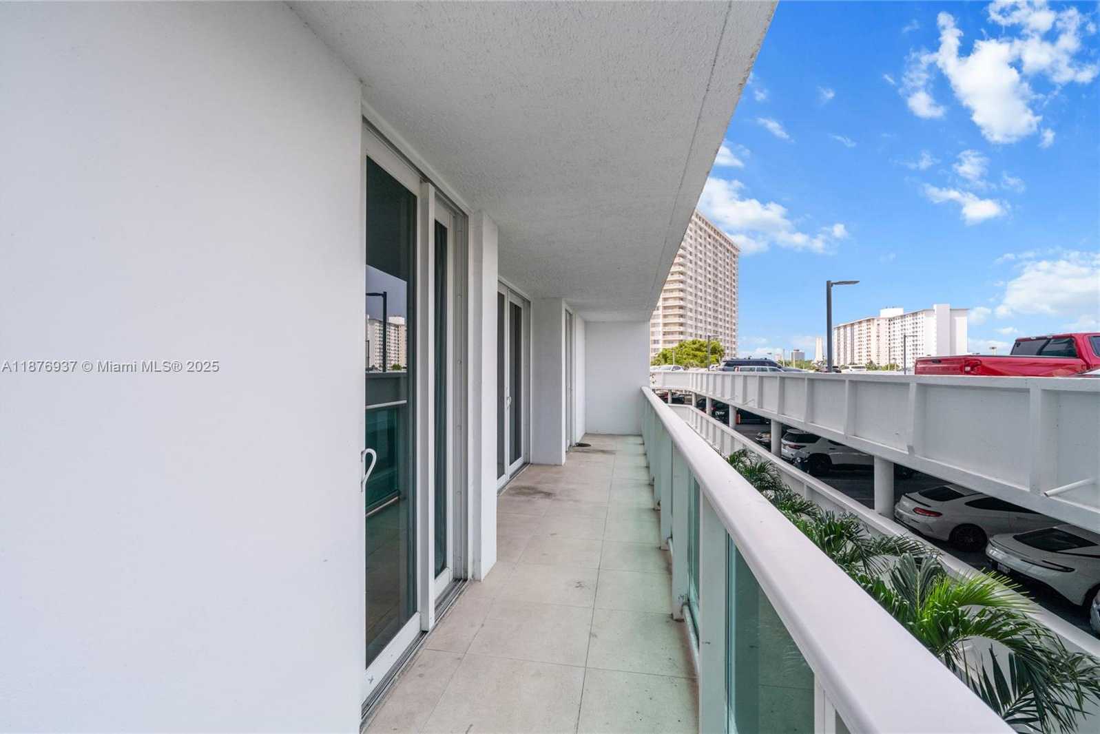 Small Image of 100 BAYVIEW DR #229, Sunny Isles Beach Number 22
