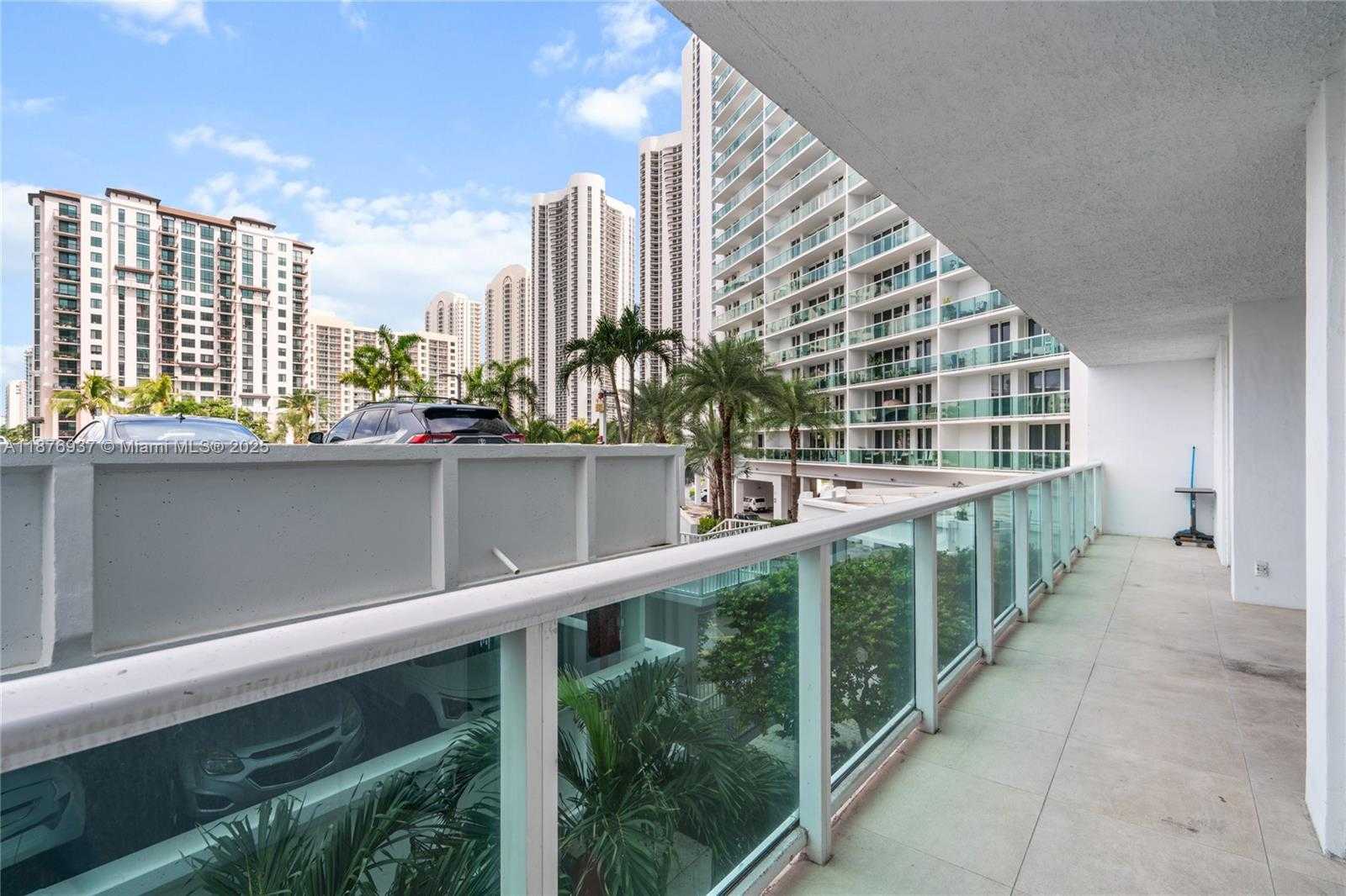 Small Image of 100 BAYVIEW DR #229, Sunny Isles Beach Number 26