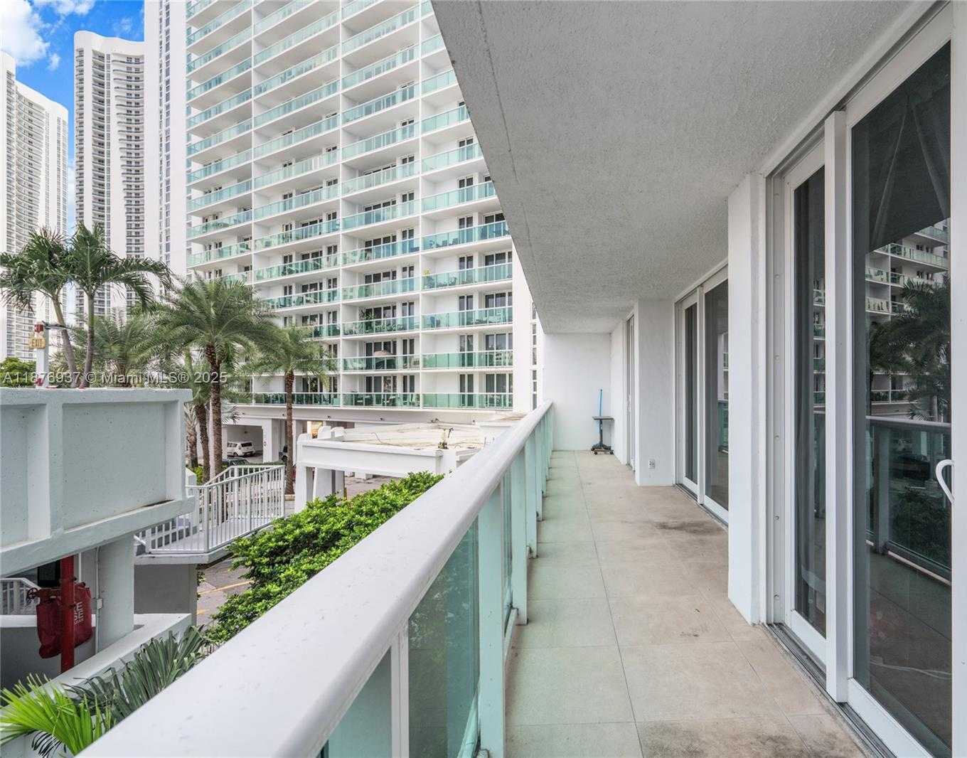 Small Image of 100 BAYVIEW DR #229, Sunny Isles Beach Number 28