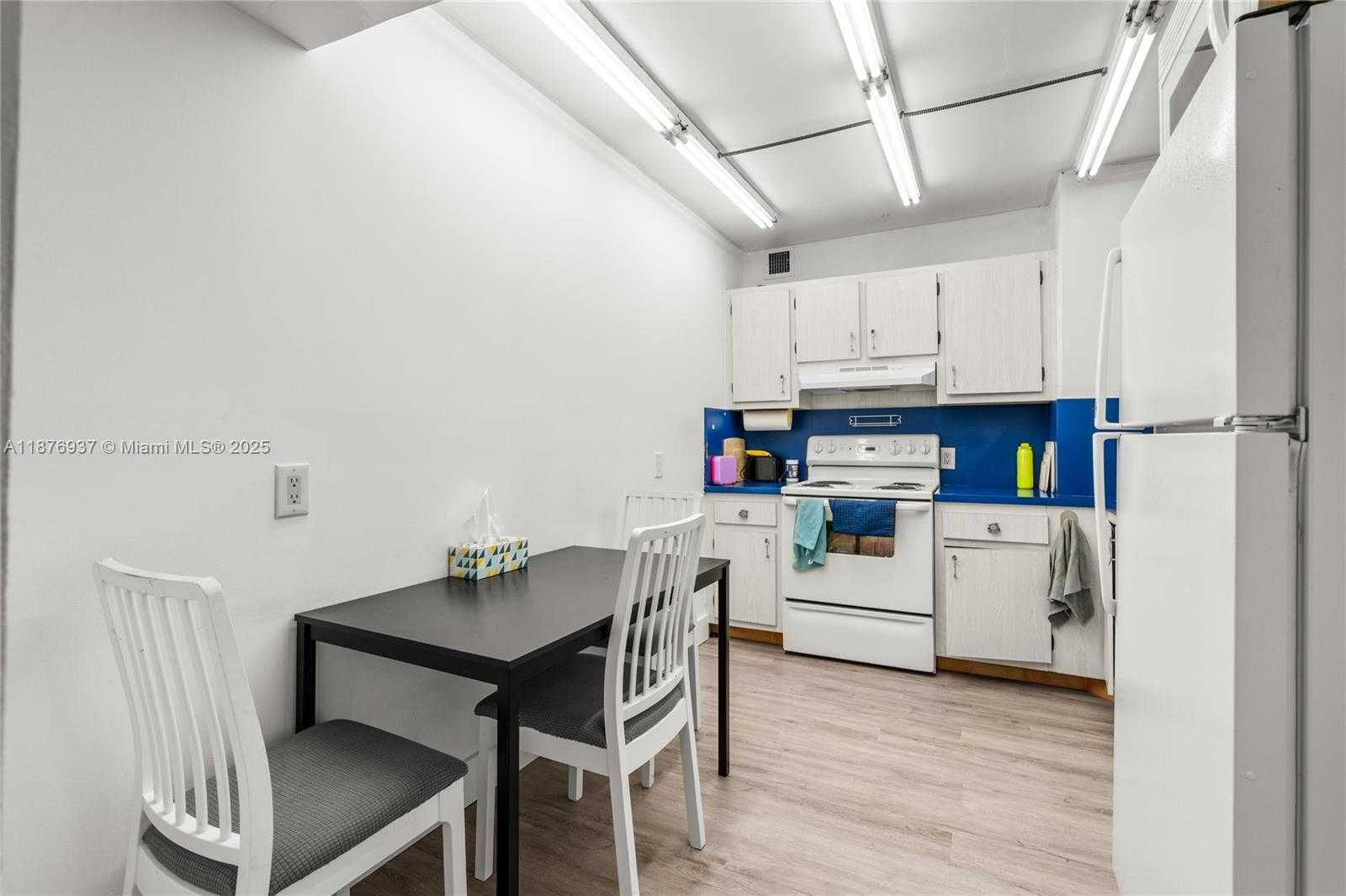 Small Image of 100 BAYVIEW DR #229, Sunny Isles Beach Number 5