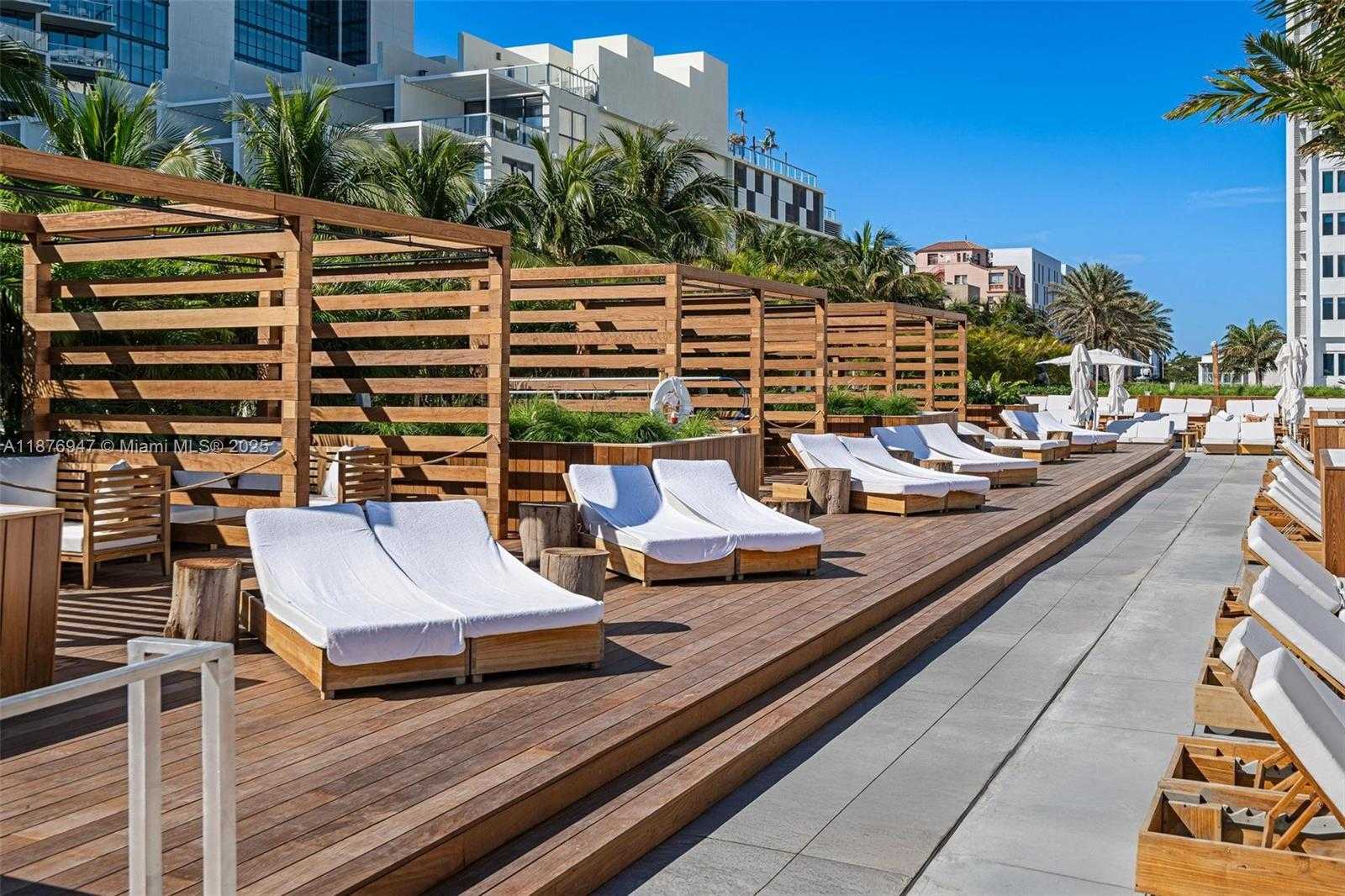Small Image of 2301 COLLINS AVE #303, Miami Beach Number 14