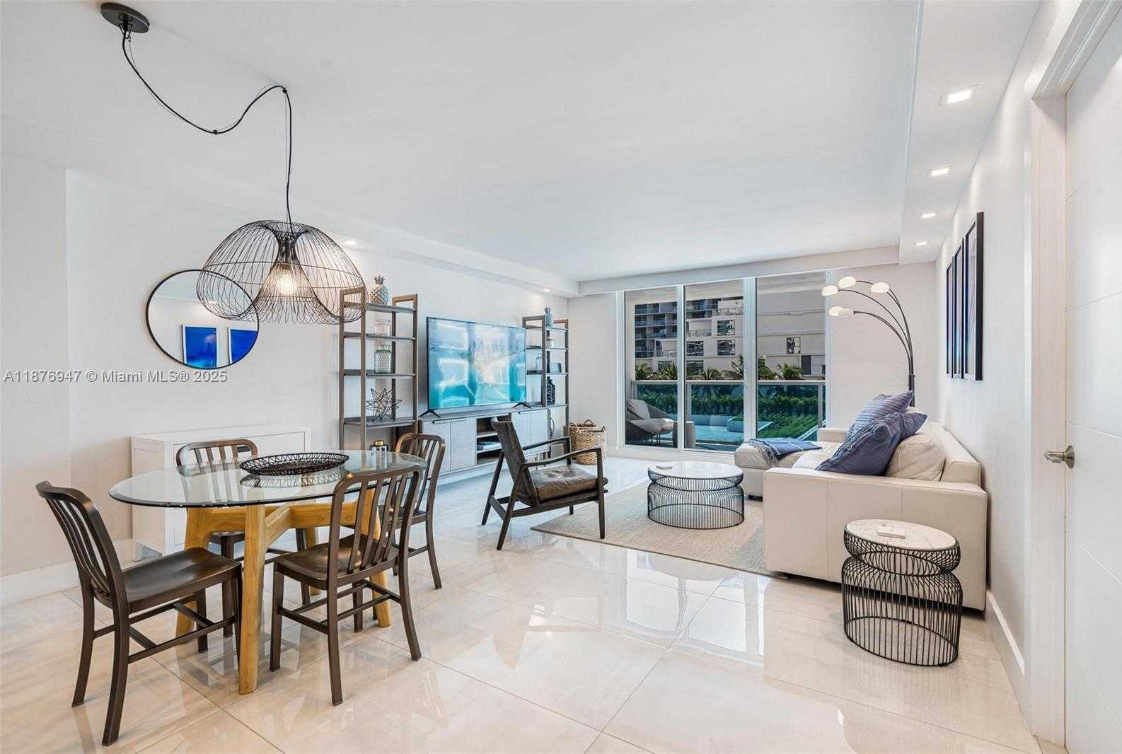 Small Image of 2301 COLLINS AVE #303, Miami Beach Number 3