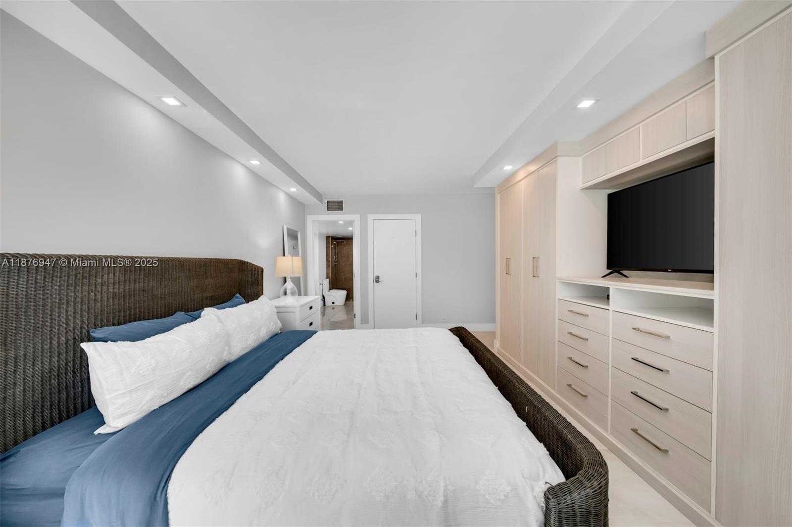 Small Image of 2301 COLLINS AVE #303, Miami Beach Number 8