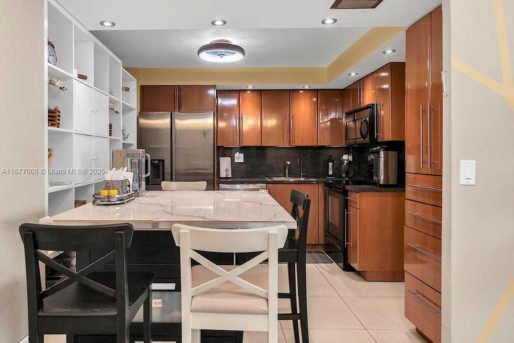 Small Image of 251 174TH ST #708, Sunny Isles Beach Number 4