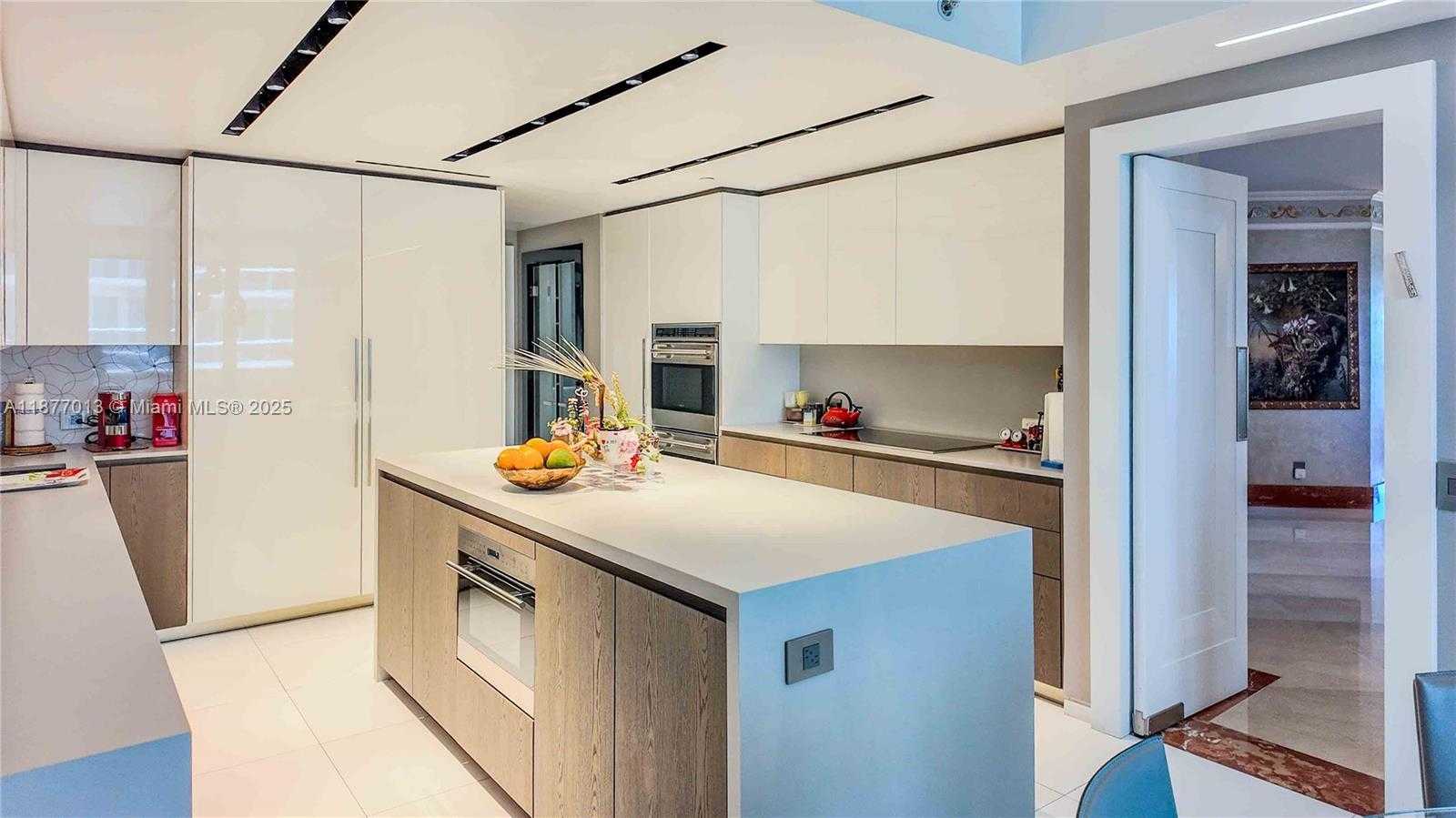 Small Image of 9999 COLLINS AVE #6A & Cabana, Bal Harbour Number 4