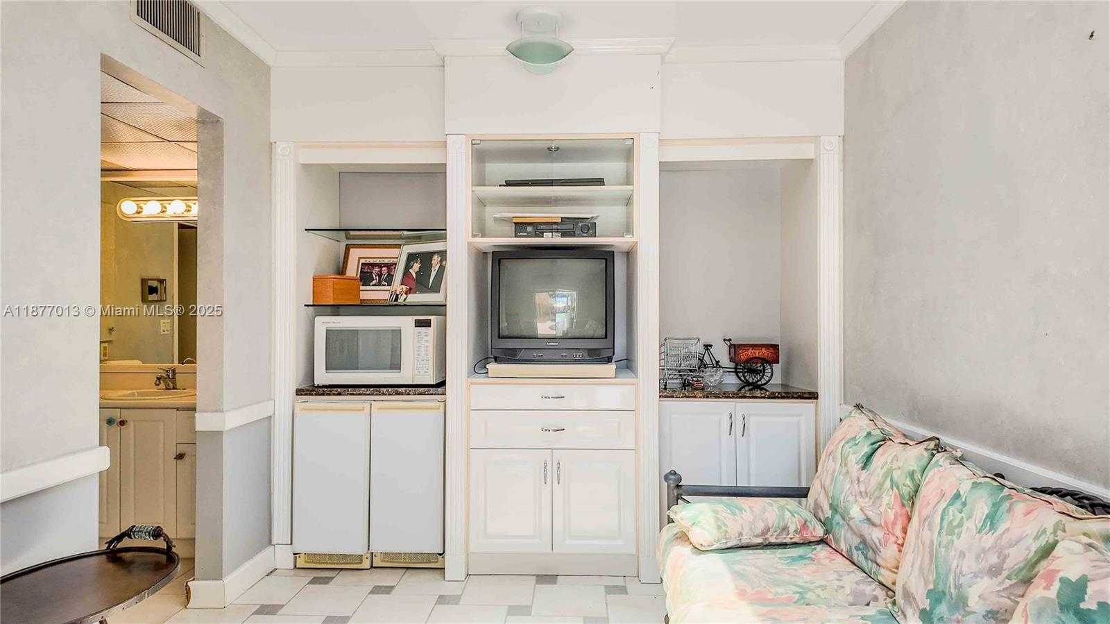 Small Image of 9999 COLLINS AVE #6A & Cabana, Bal Harbour Number 41