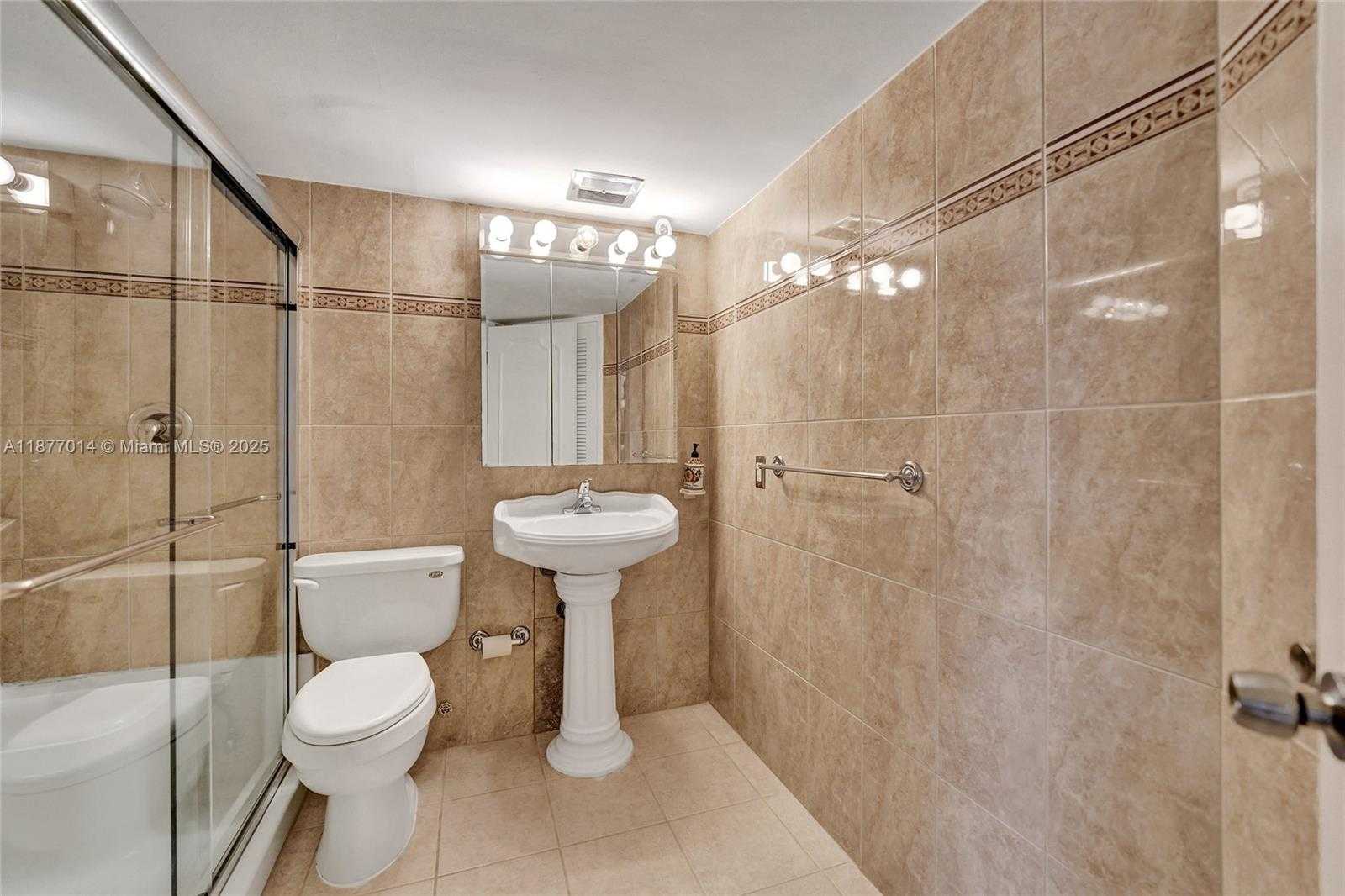 Small Image of 1936 SOUTH OCEAN DR #20D, Hallandale Beach Number 21