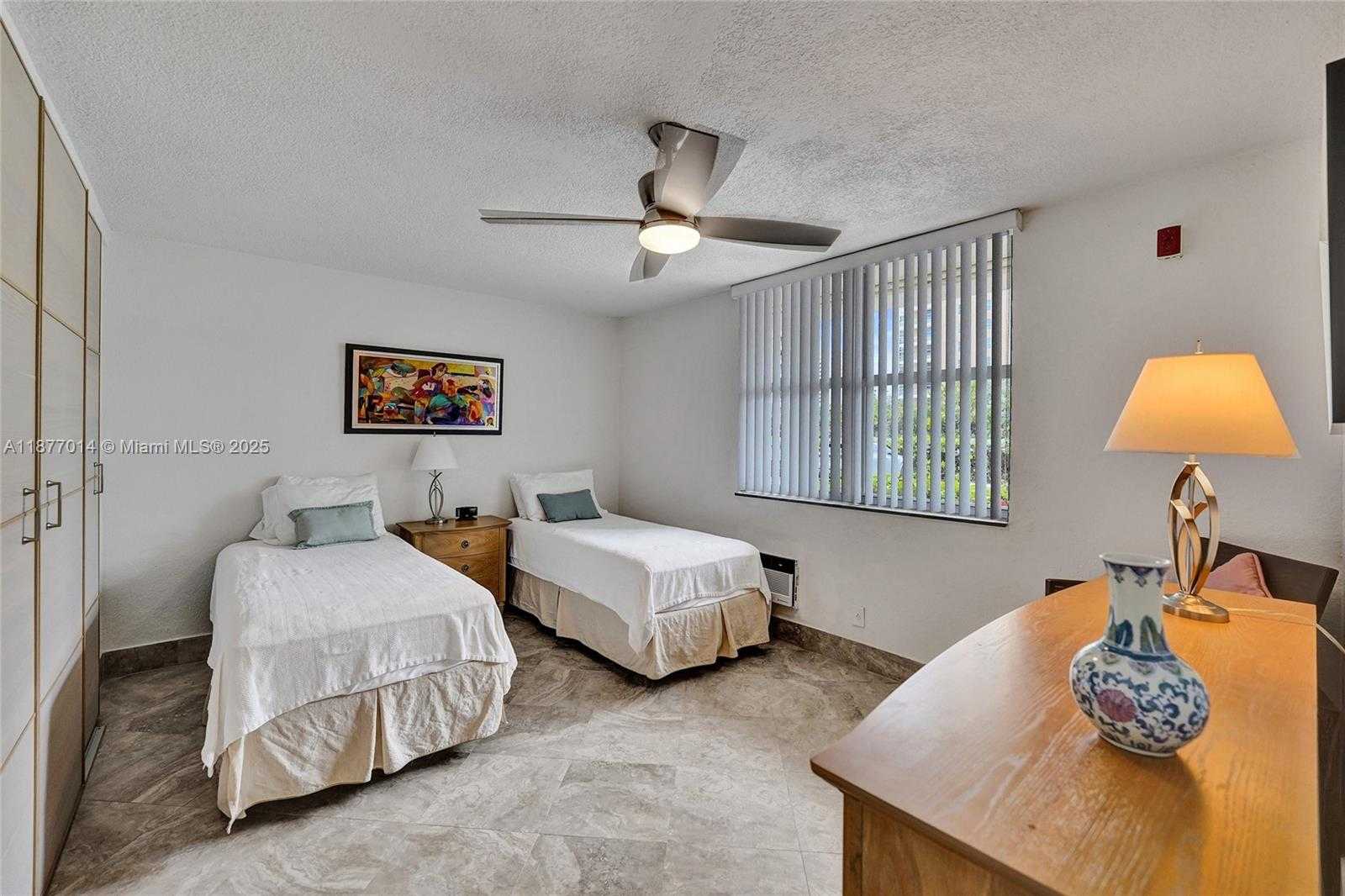 Small Image of 1936 SOUTH OCEAN DR #20D, Hallandale Beach Number 23