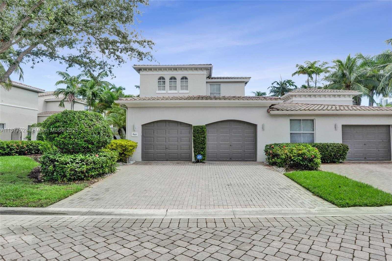 Small Image of 842 EAST SPINNAKER DR E, Hollywood Number 2
