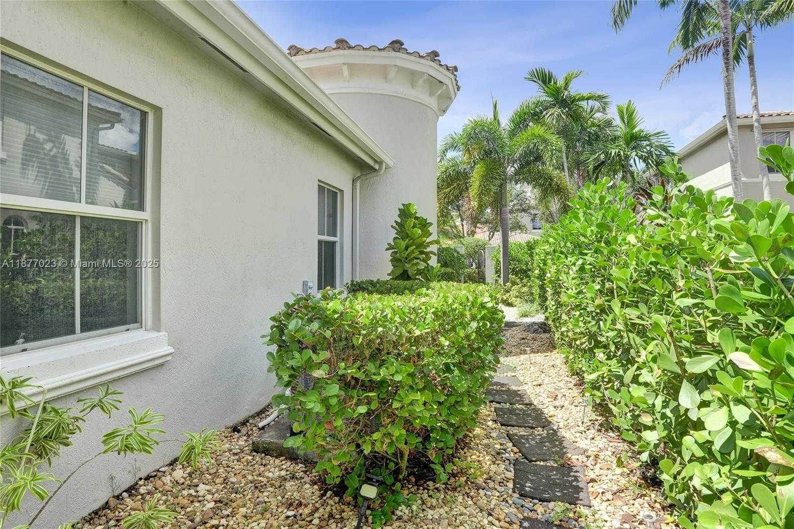 Small Image of 842 EAST SPINNAKER DR E, Hollywood Number 26