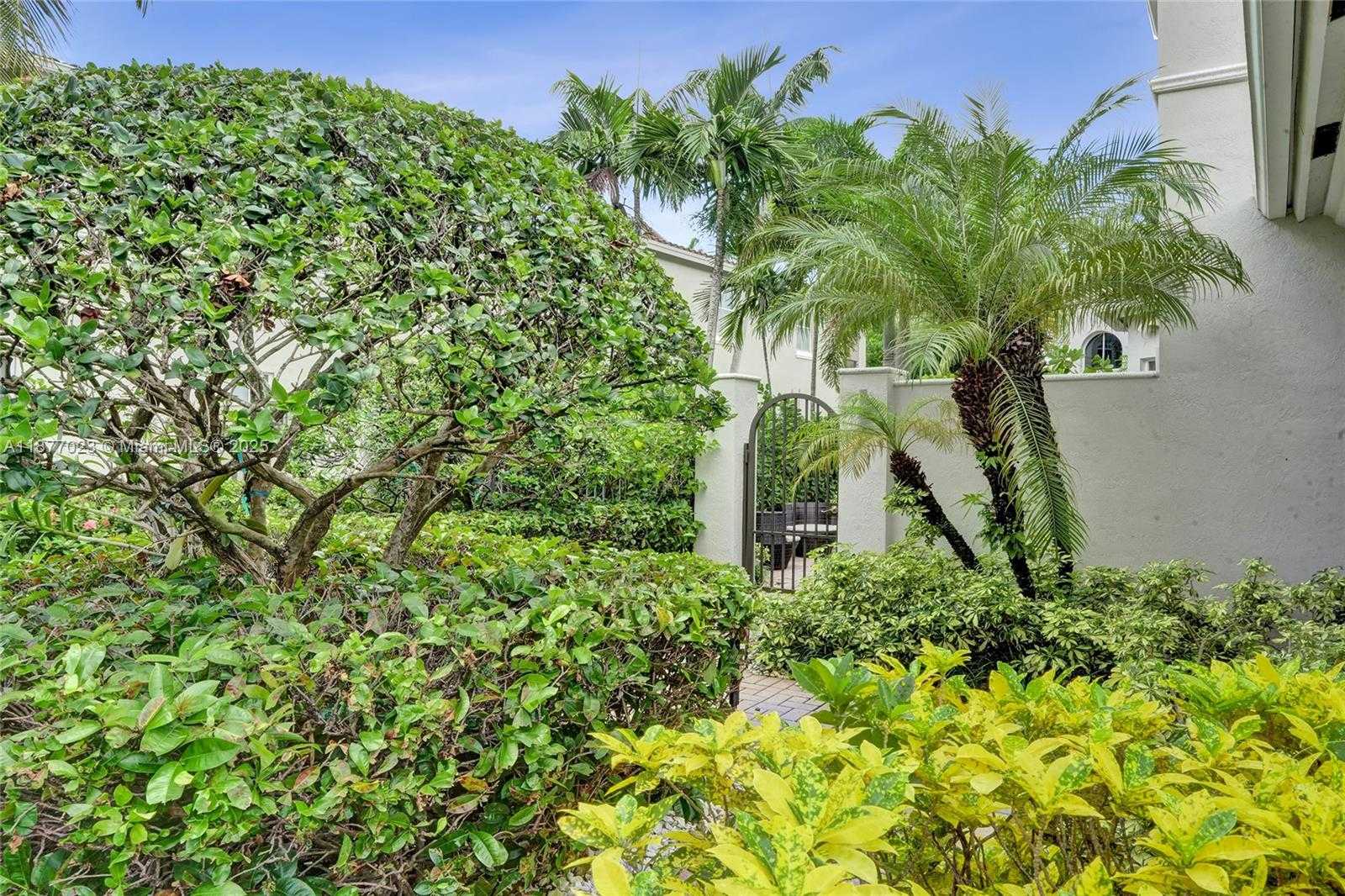 Small Image of 842 EAST SPINNAKER DR E, Hollywood Number 27