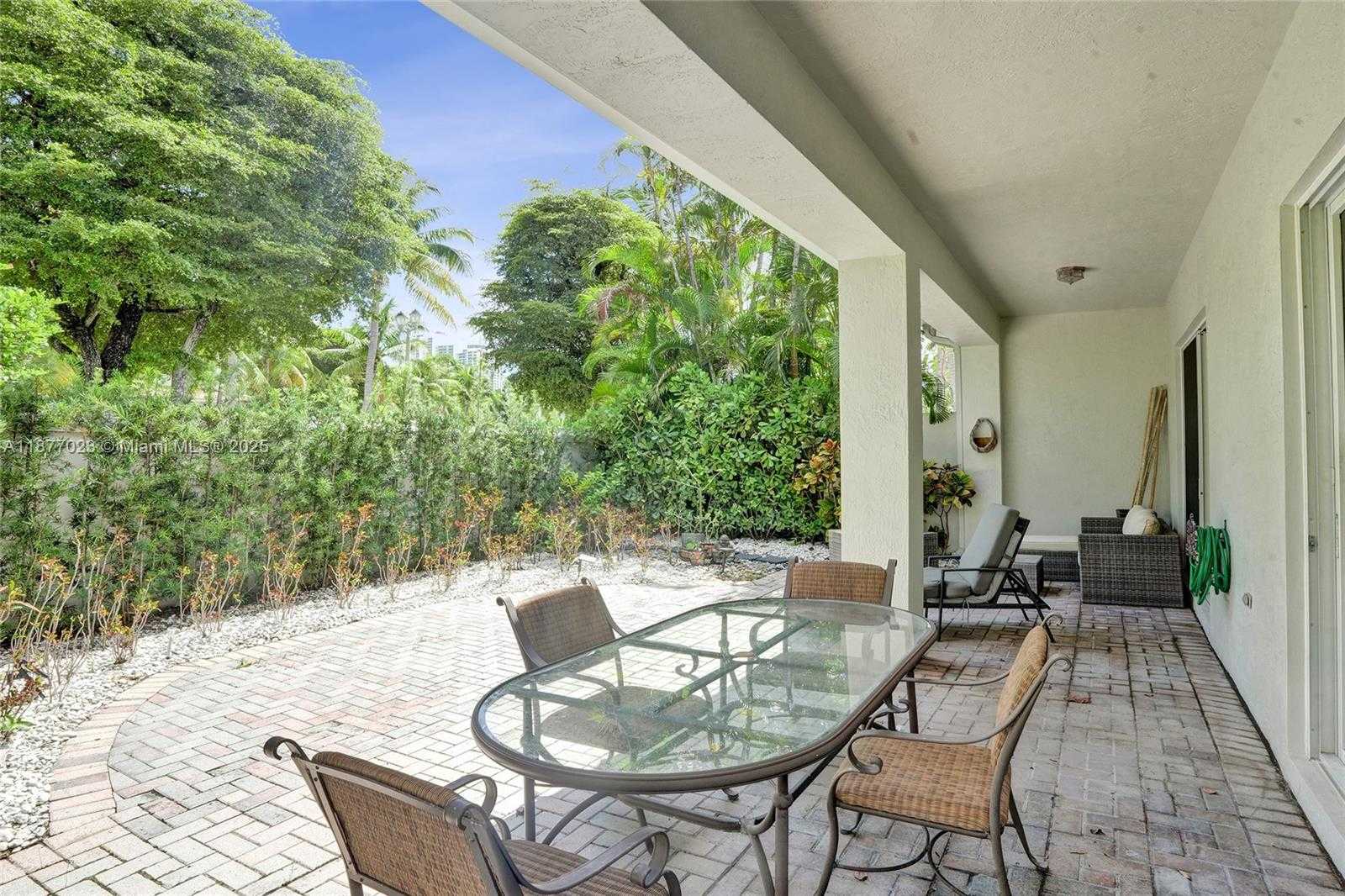 Small Image of 842 EAST SPINNAKER DR E, Hollywood Number 29