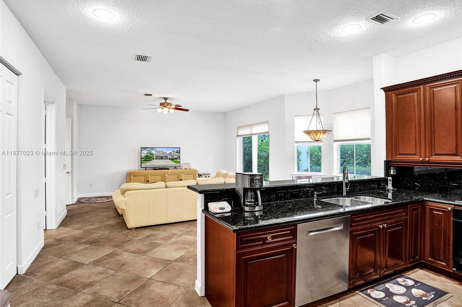 Small Image of 842 EAST SPINNAKER DR E, Hollywood Number 32