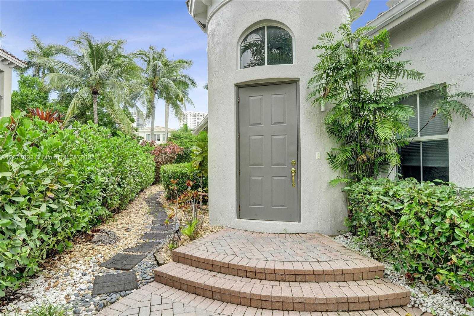 Small Image of 842 EAST SPINNAKER DR E, Hollywood Number 6