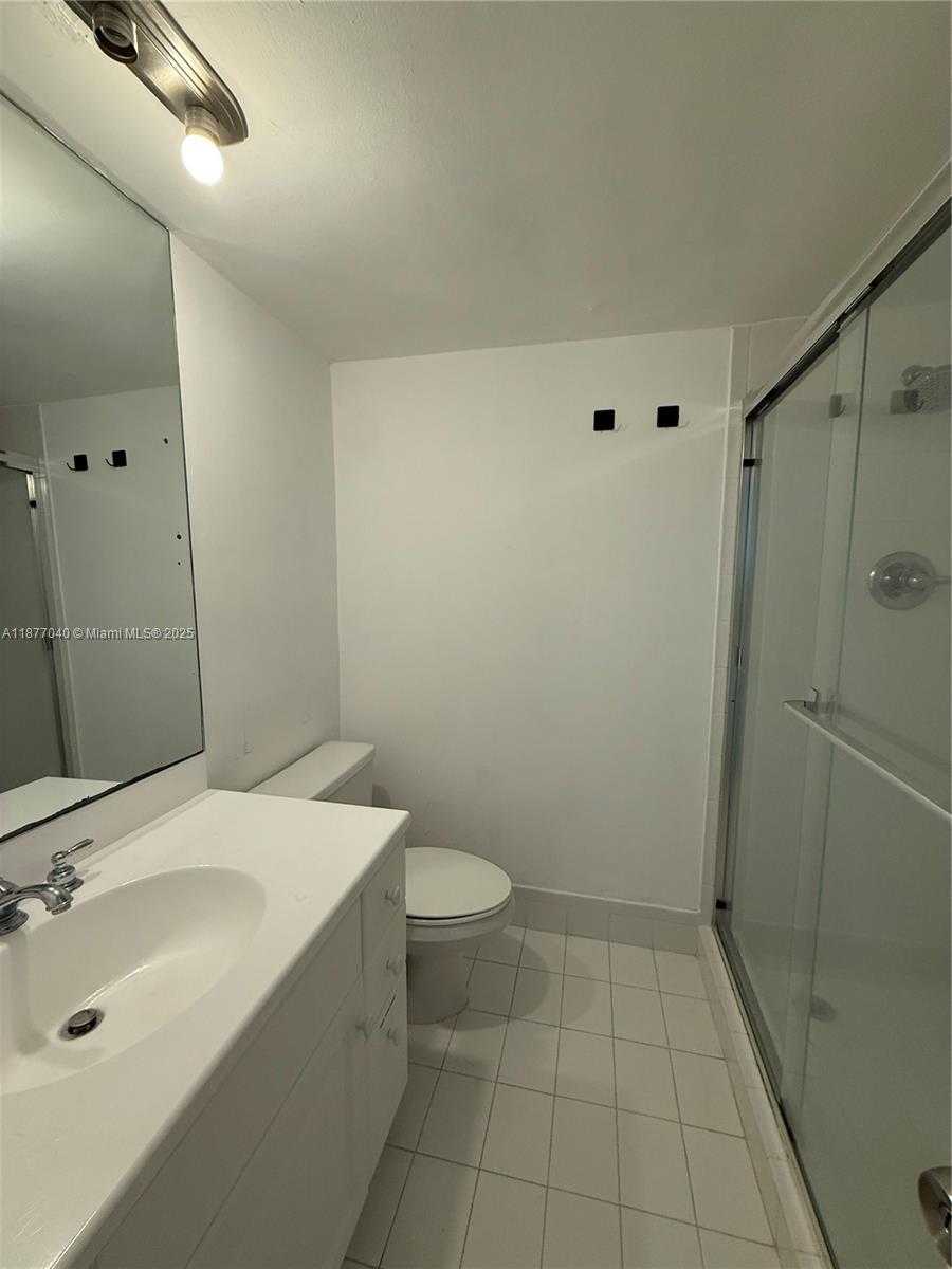 Small Image of 5161 COLLINS AVE #511, Miami Beach Number 10