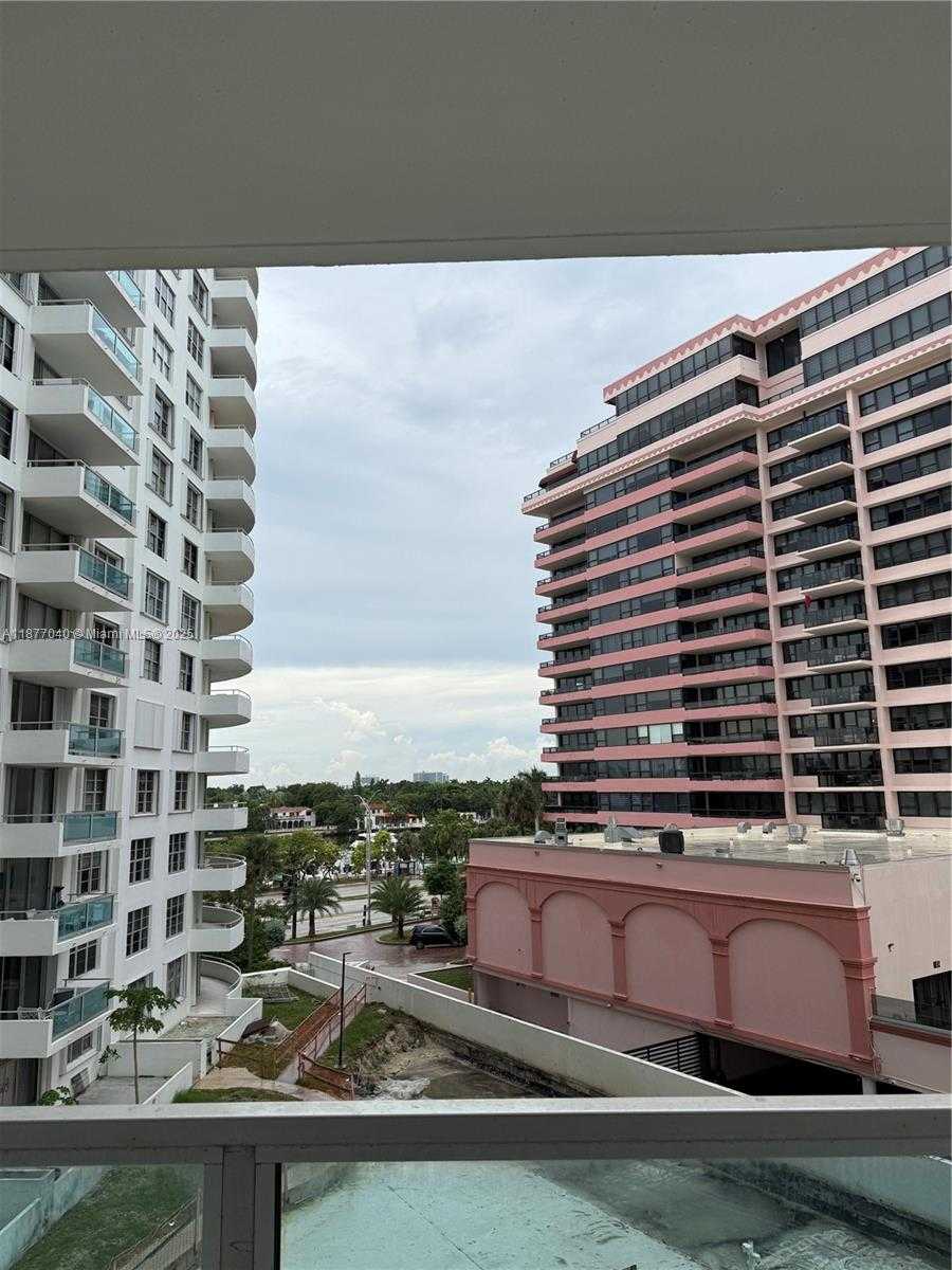 Small Image of 5161 COLLINS AVE #511, Miami Beach Number 13