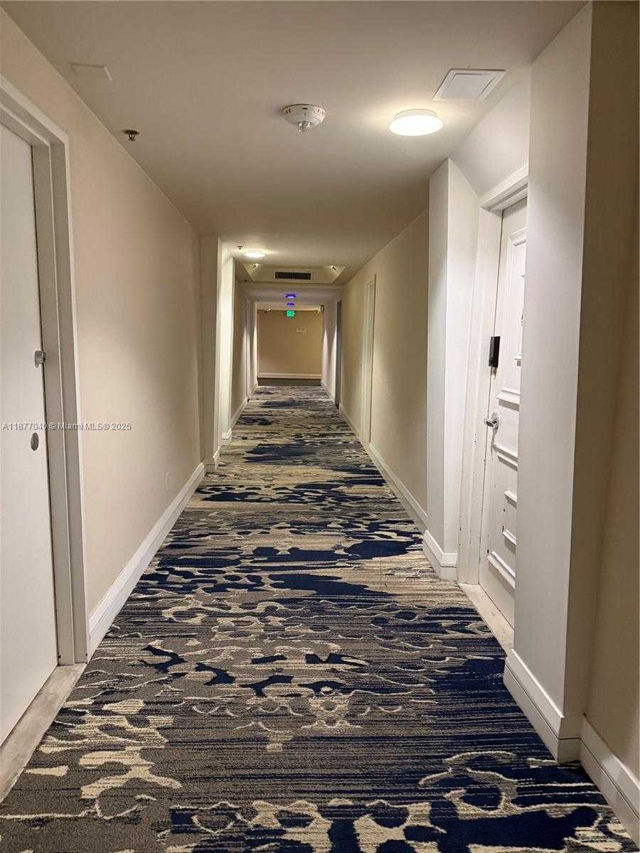 Small Image of 5161 COLLINS AVE #511, Miami Beach Number 18