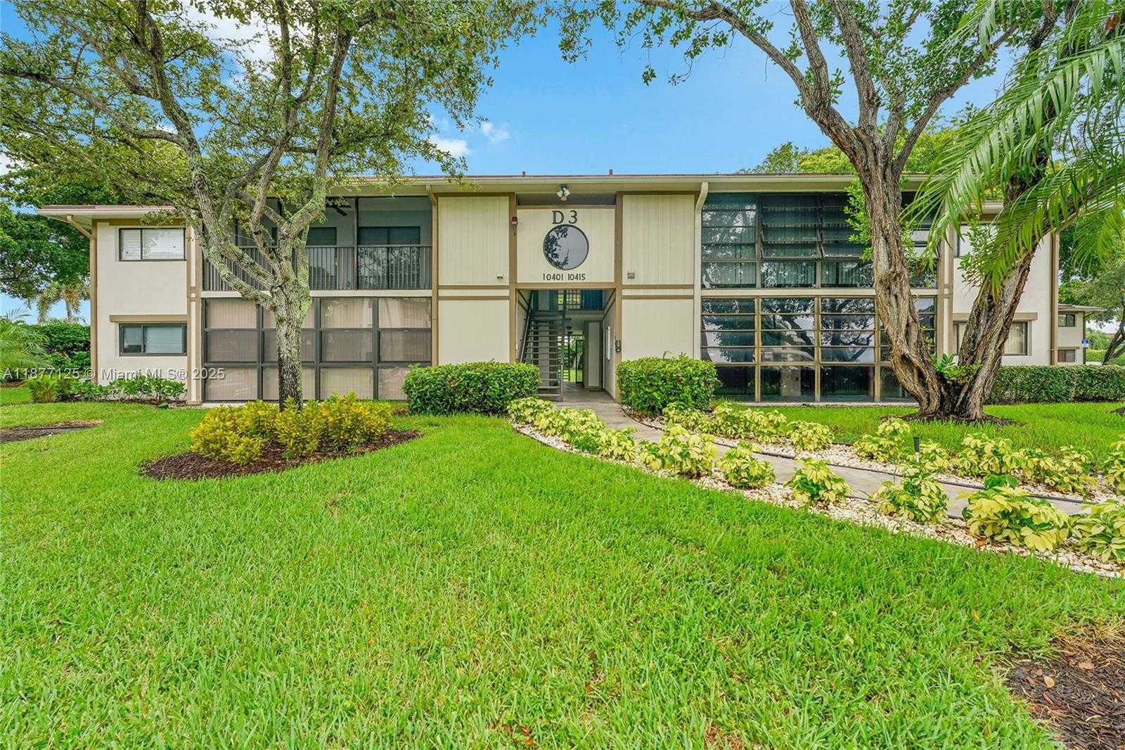 Small Image of 10401 EAST CLAIRMONT CIR #109, Tamarac Number 3