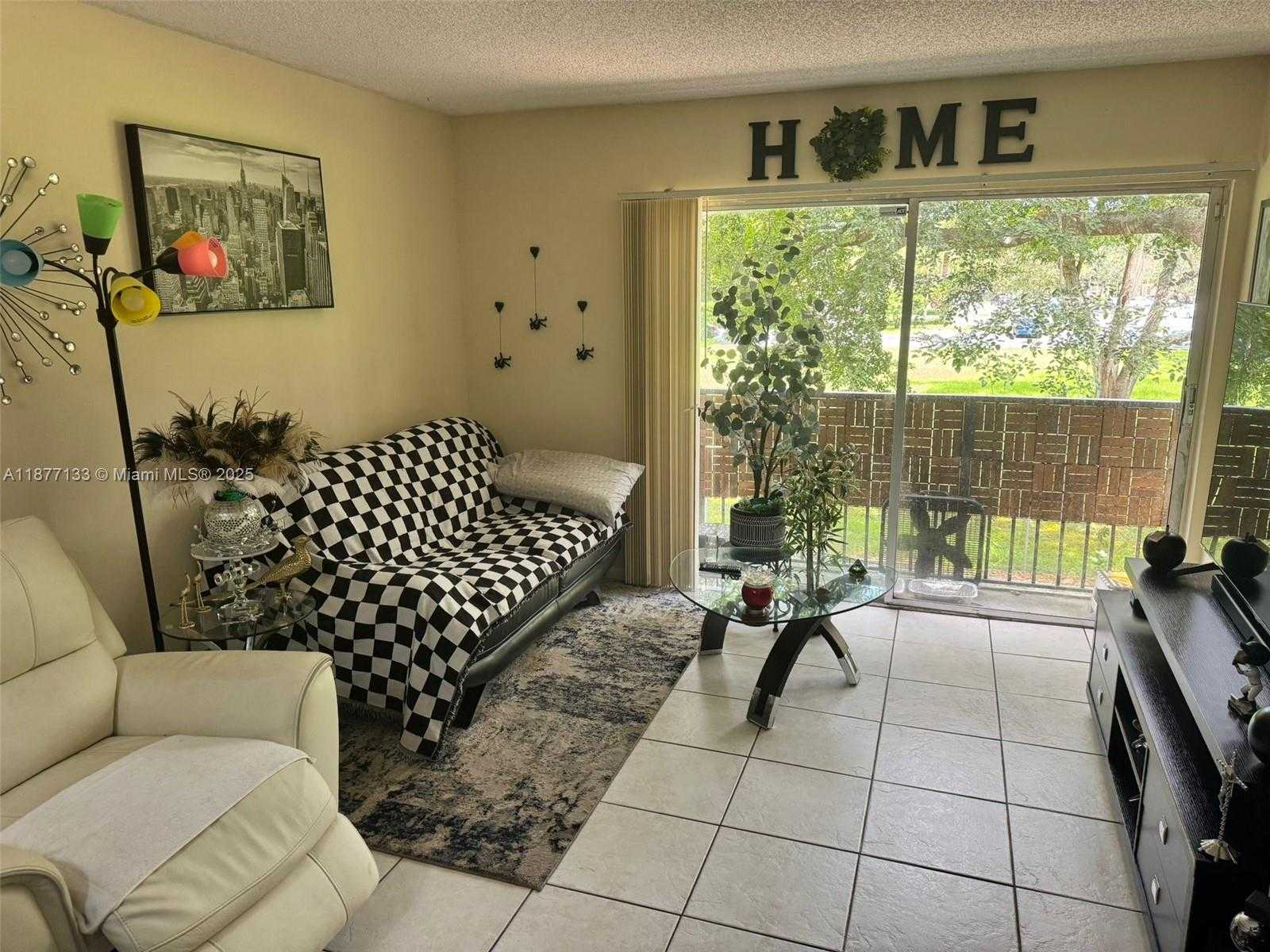 Small Image of 8540 NORTH SHERMAN CIR #204, Miramar Number 7