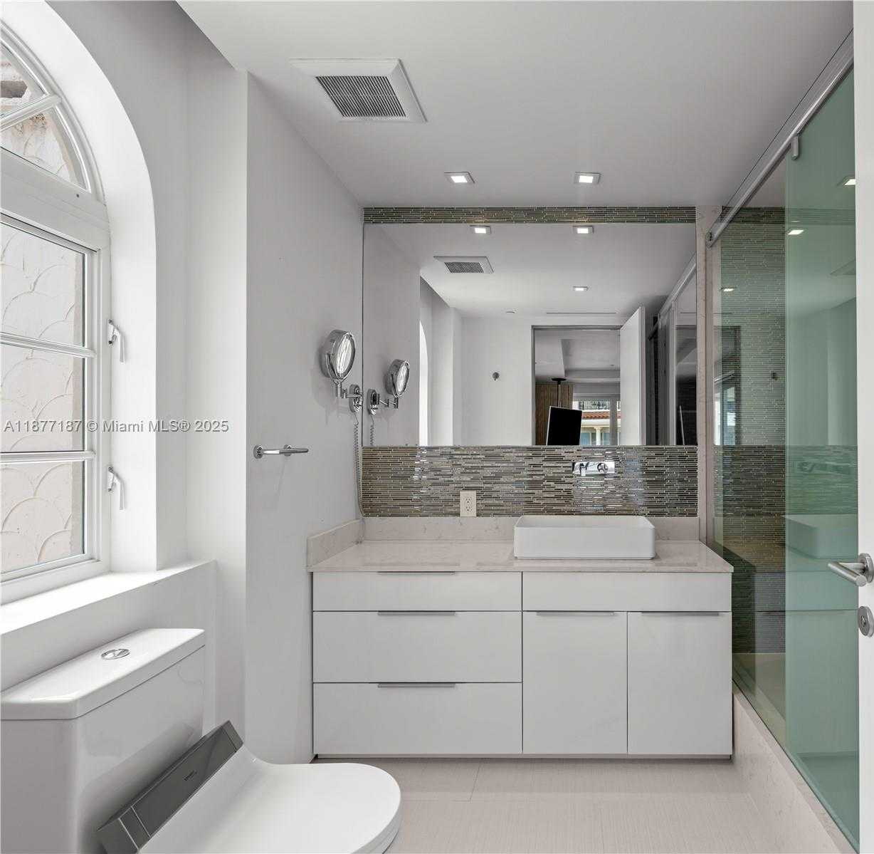 Small Image of 8011 FISHER ISLAND DR #8011, Miami Beach Number 13