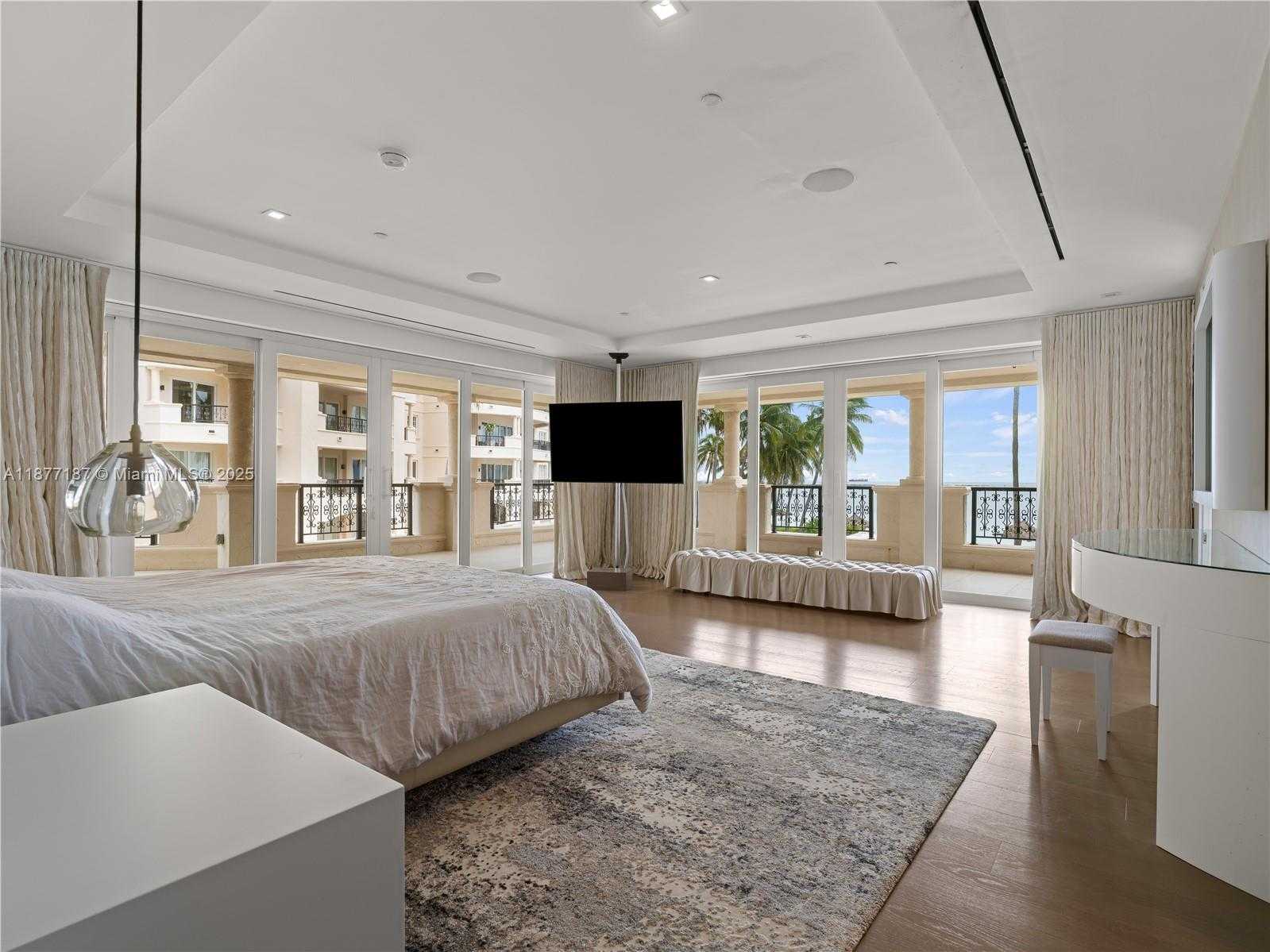 Small Image of 8011 FISHER ISLAND DR #8011, Miami Beach Number 16