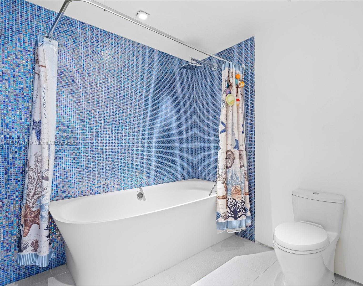 Small Image of 8011 FISHER ISLAND DR #8011, Miami Beach Number 25