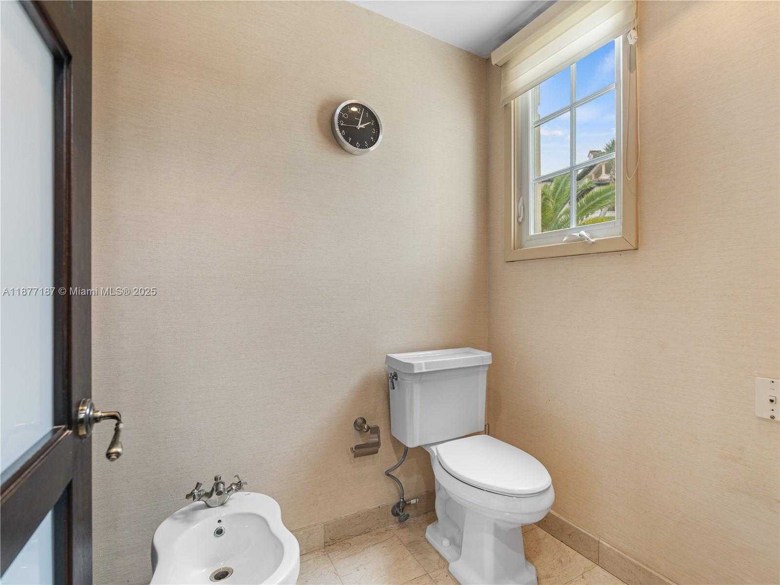 Small Image of 8011 FISHER ISLAND DR #8011, Miami Beach Number 65