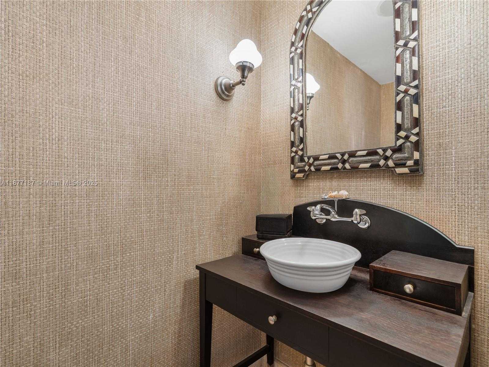 Small Image of 8011 FISHER ISLAND DR #8011, Miami Beach Number 71