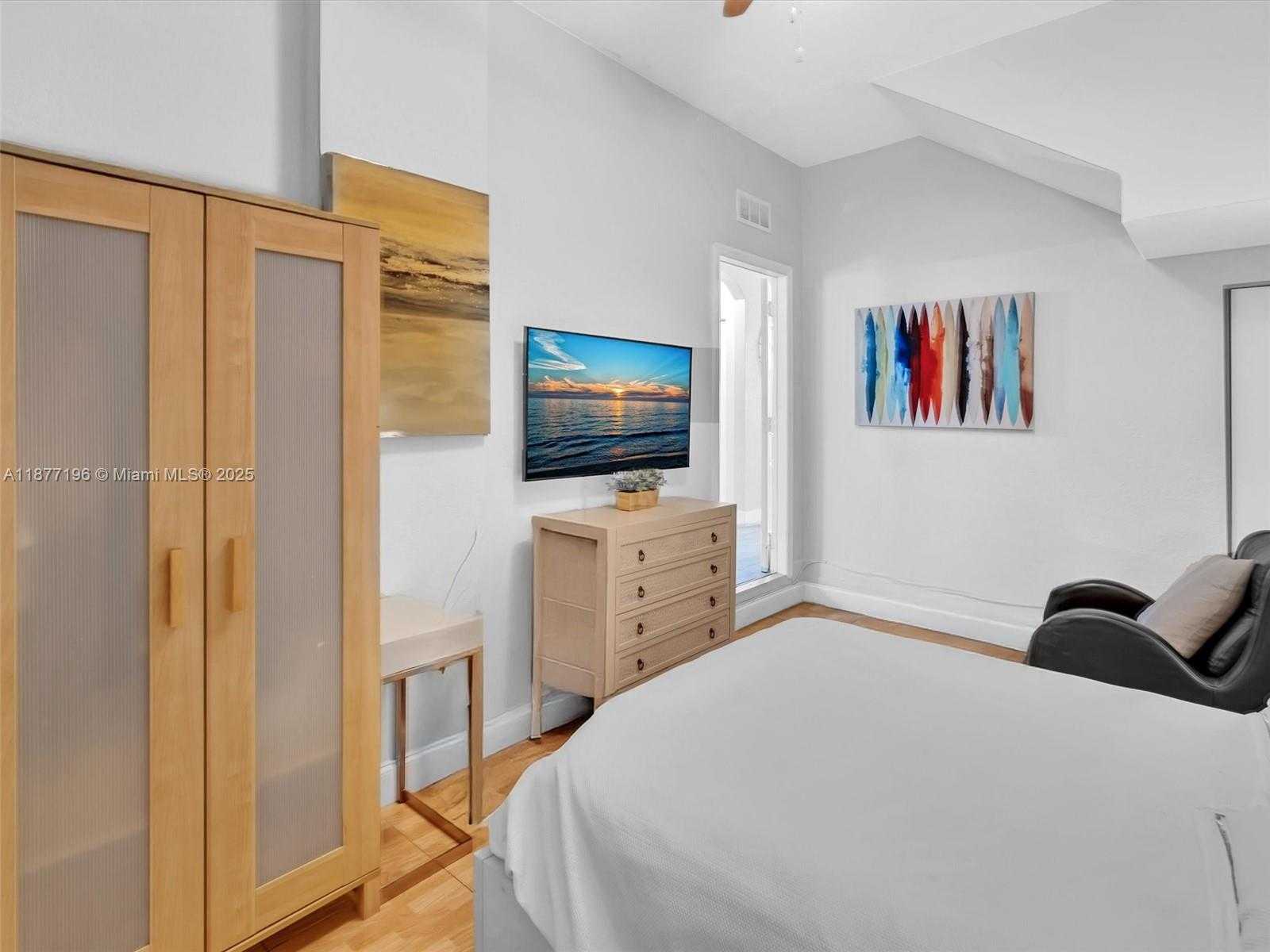 Small Image of 12918 SOUTH WEST 133RD TER, Miami Number 39