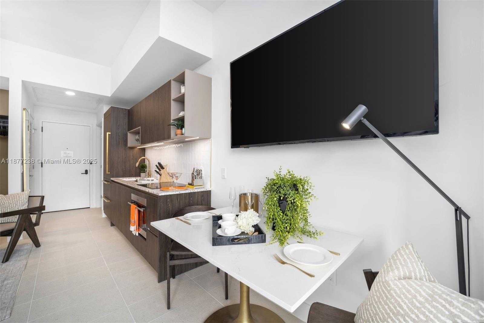 Small Image of 159 NORTH EAST 6TH ST #5112, Miami Number 8
