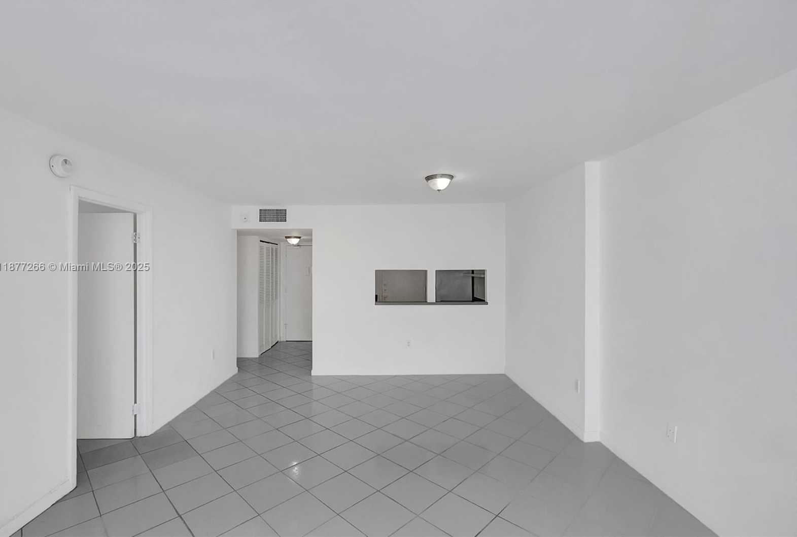 Small Image of 345 OCEAN DR #407, Miami Beach Number 11