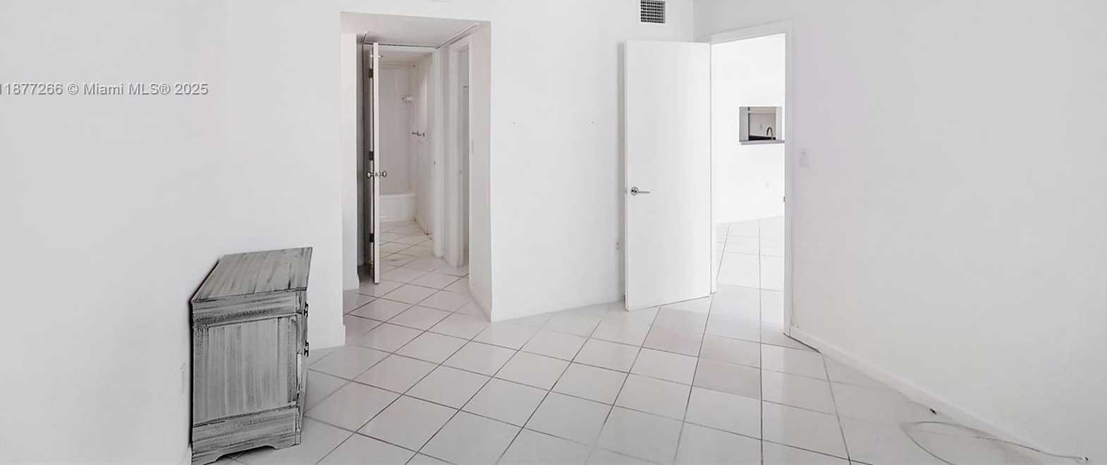 Small Image of 345 OCEAN DR #407, Miami Beach Number 16