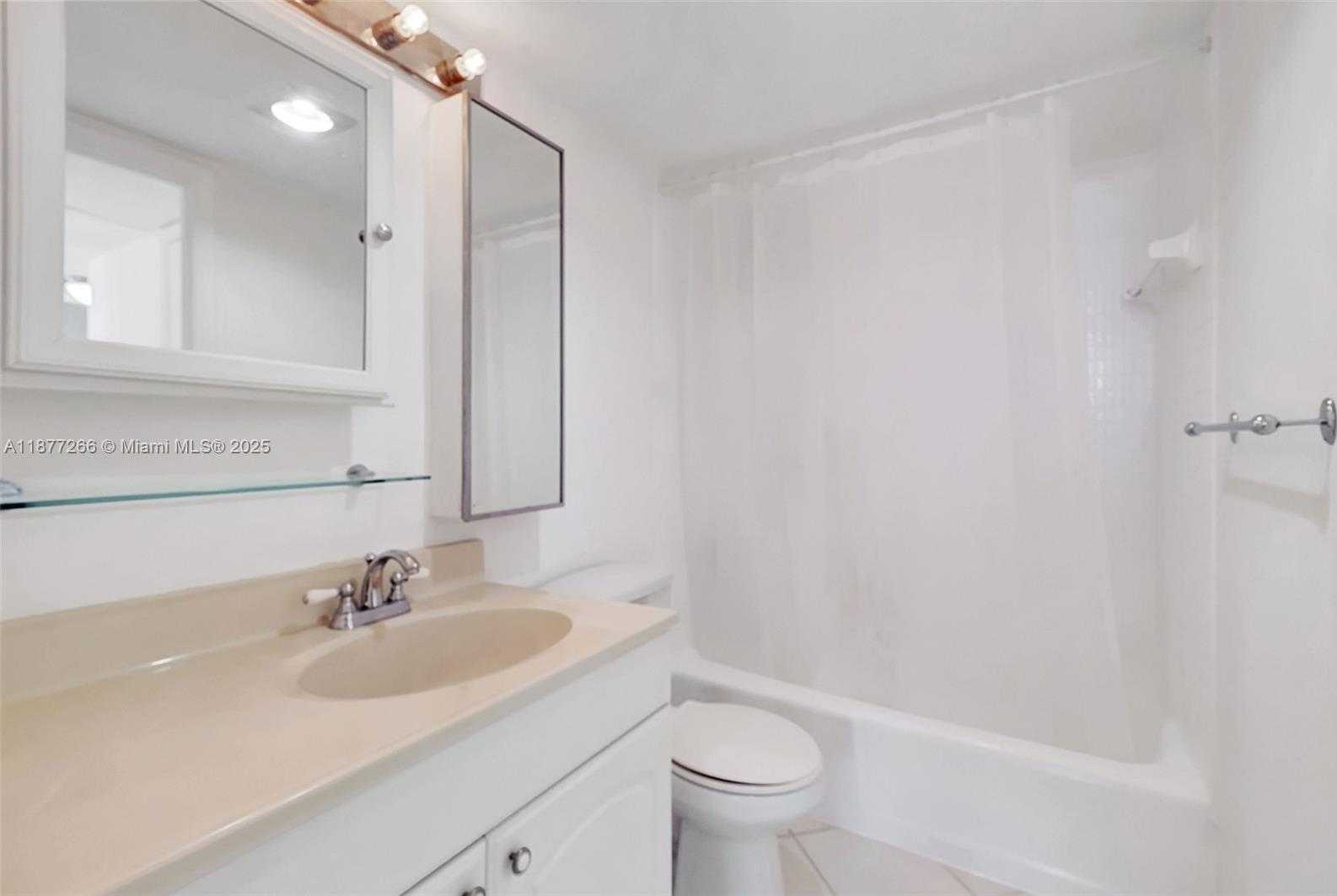 Small Image of 345 OCEAN DR #407, Miami Beach Number 19